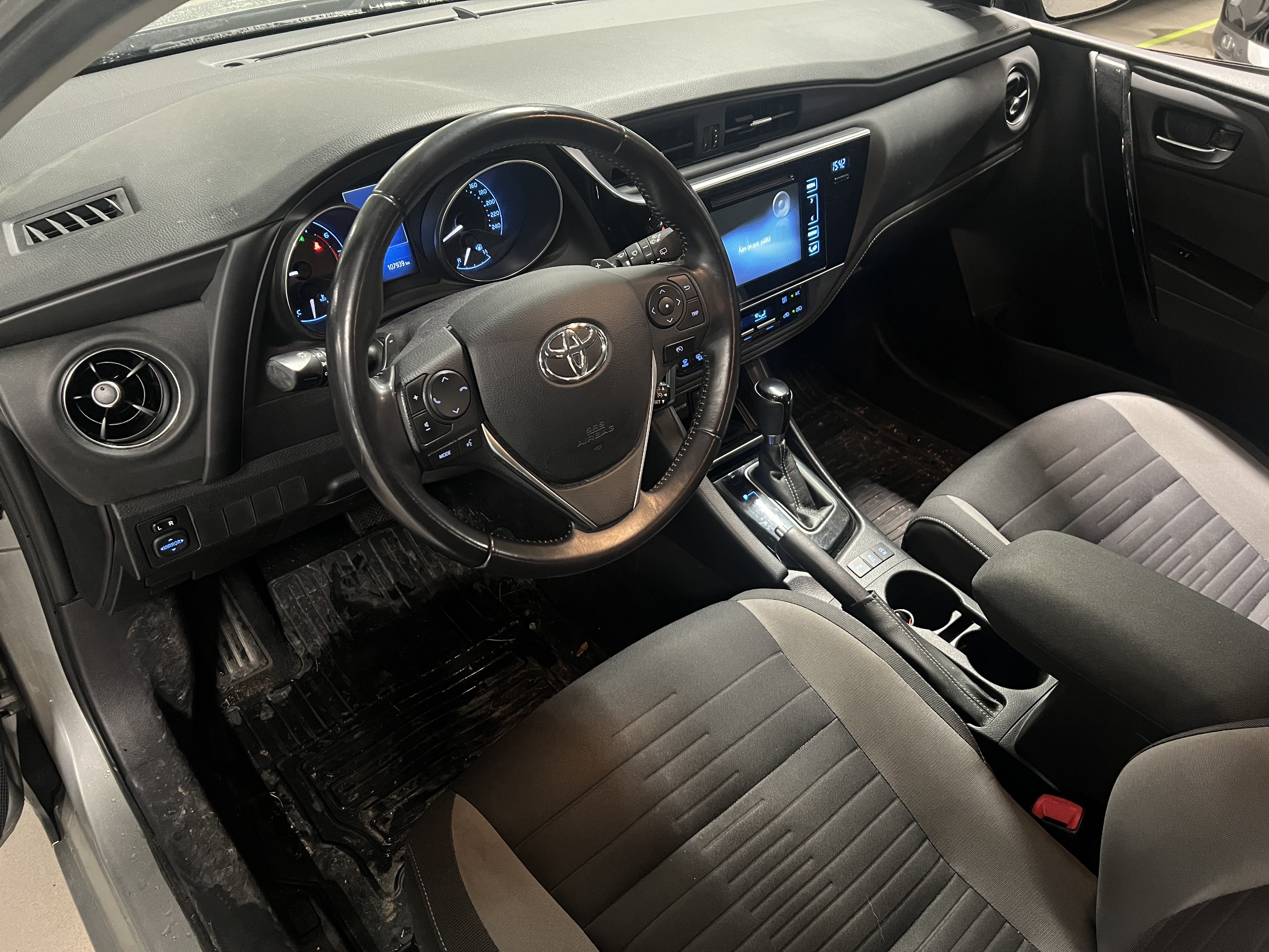 Toyota Auris 2015