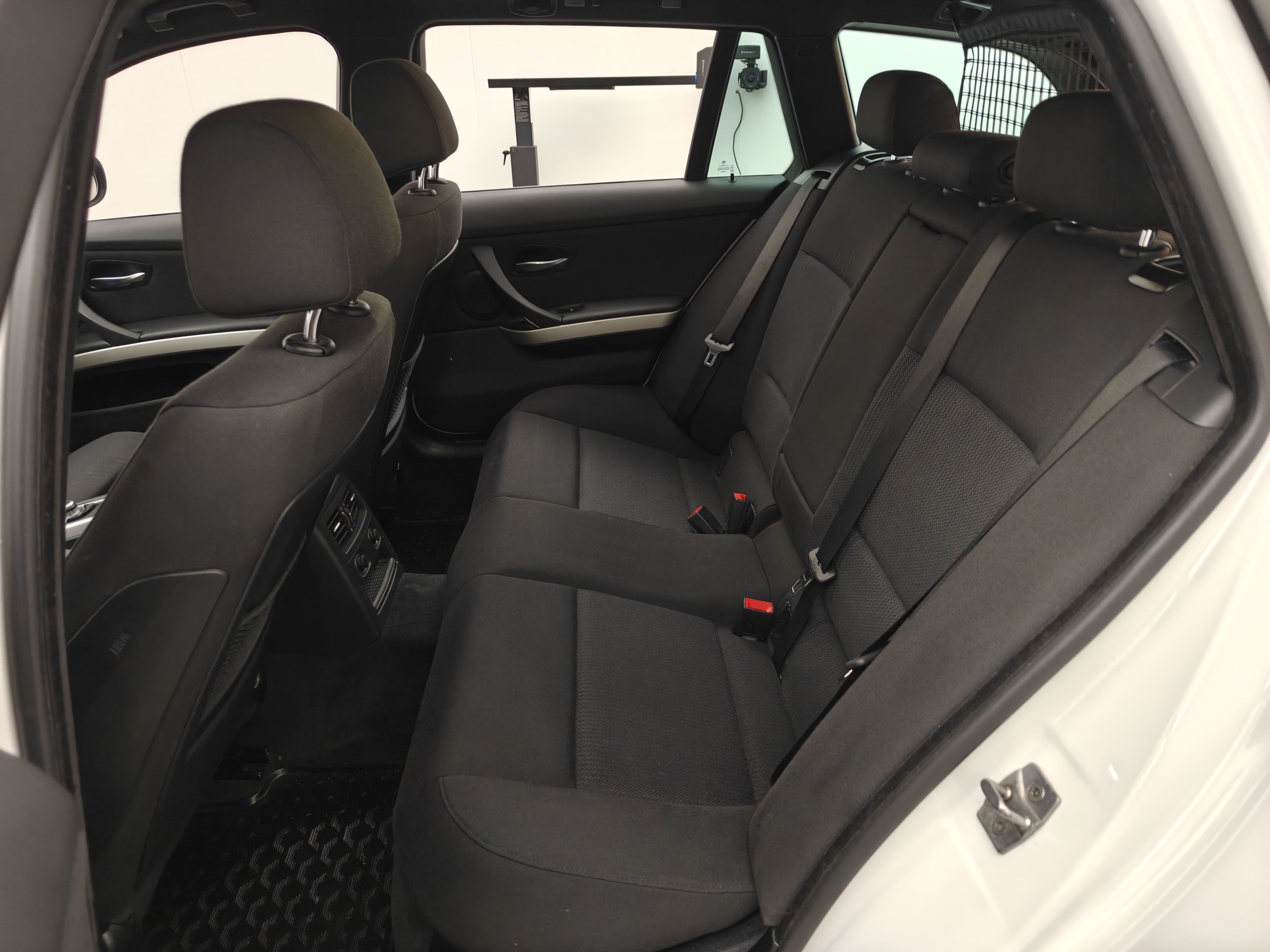 BMW 330 2010