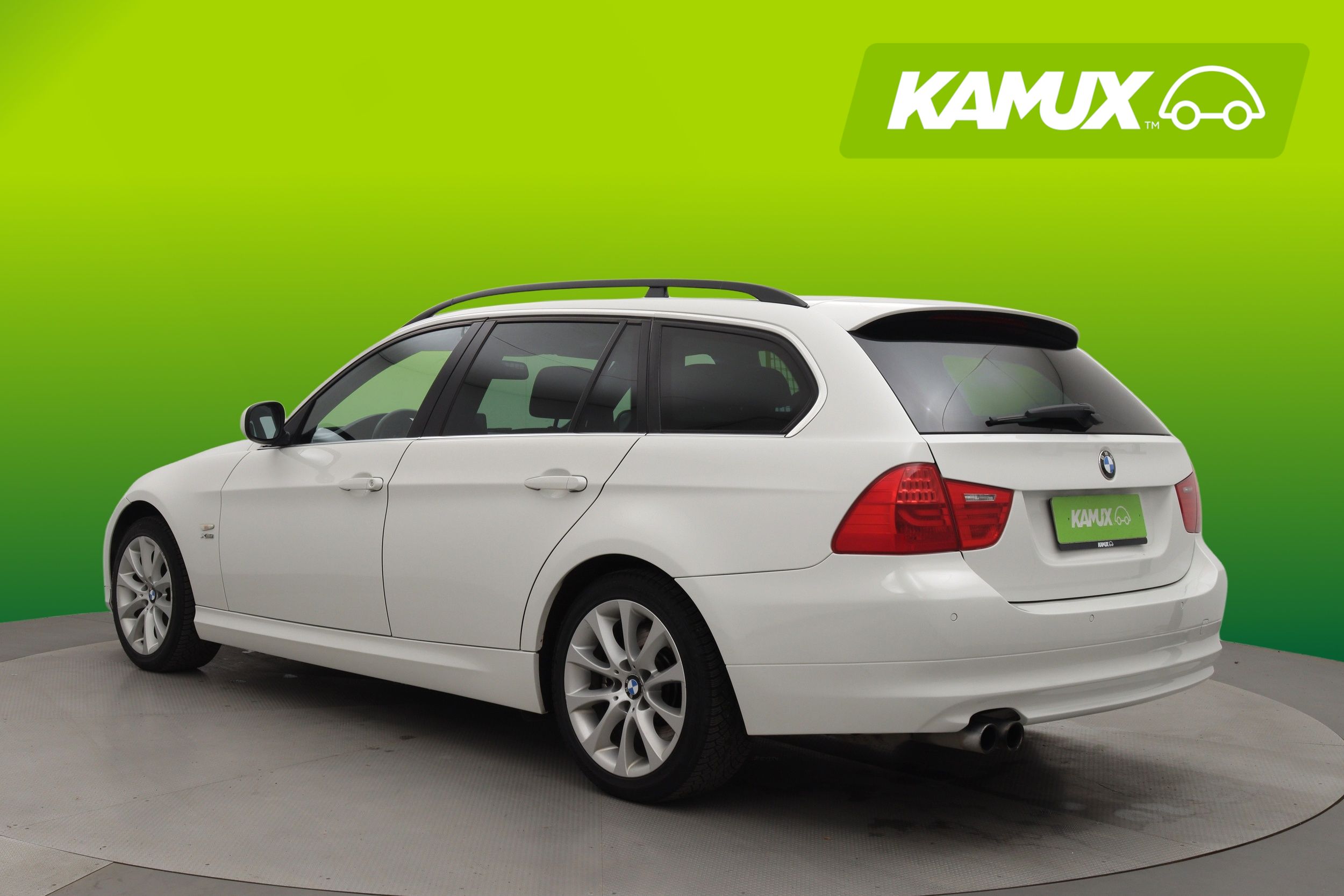 BMW 330 2010