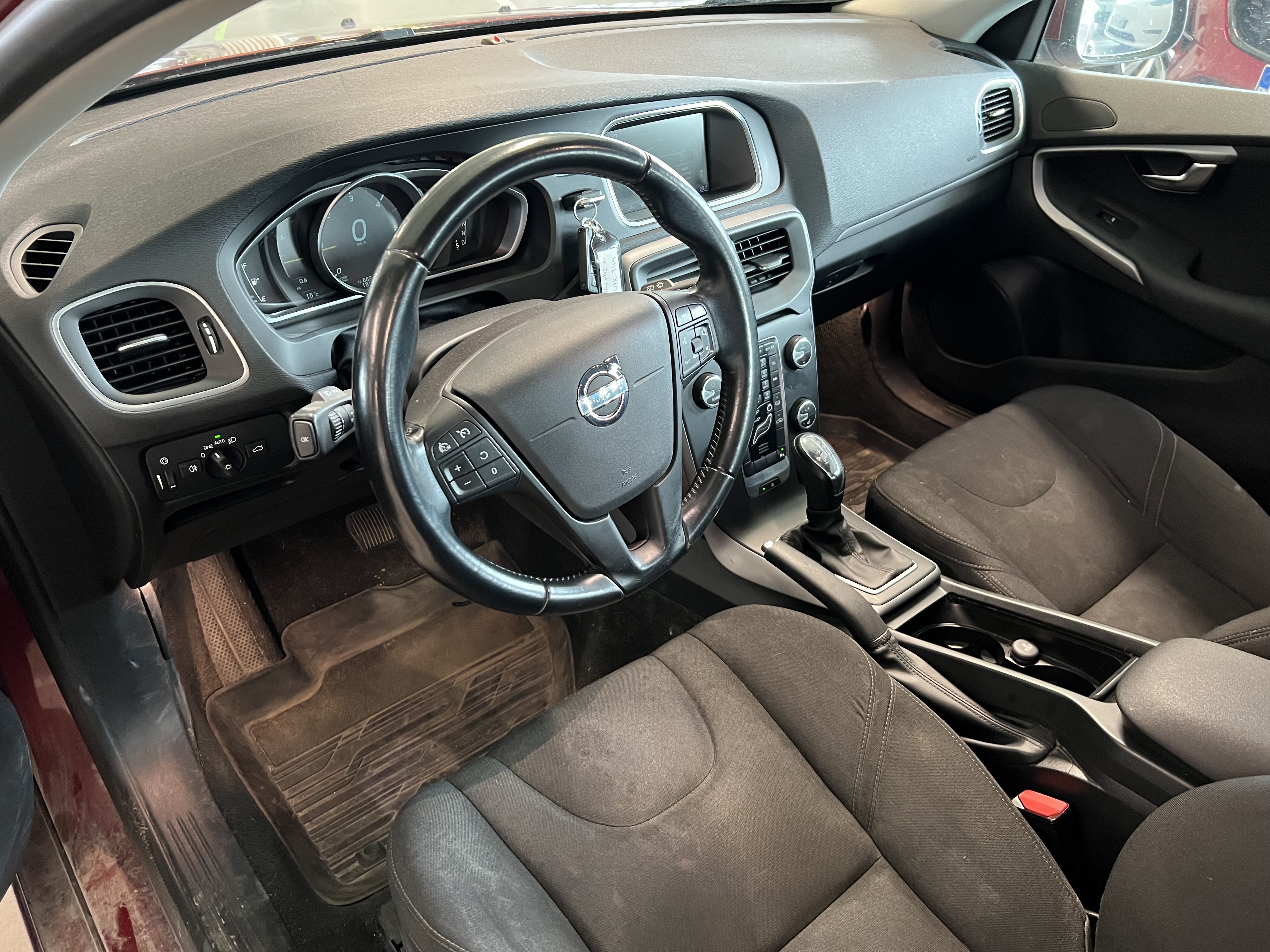 Volvo V40 2014