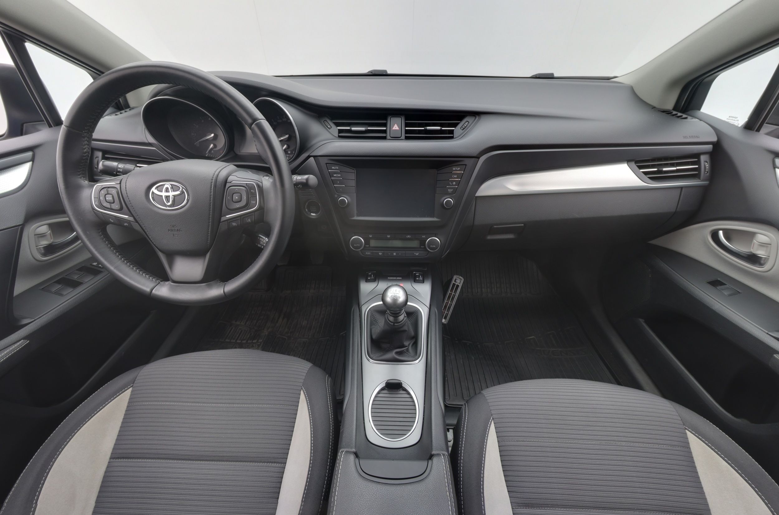 Toyota Avensis 2016