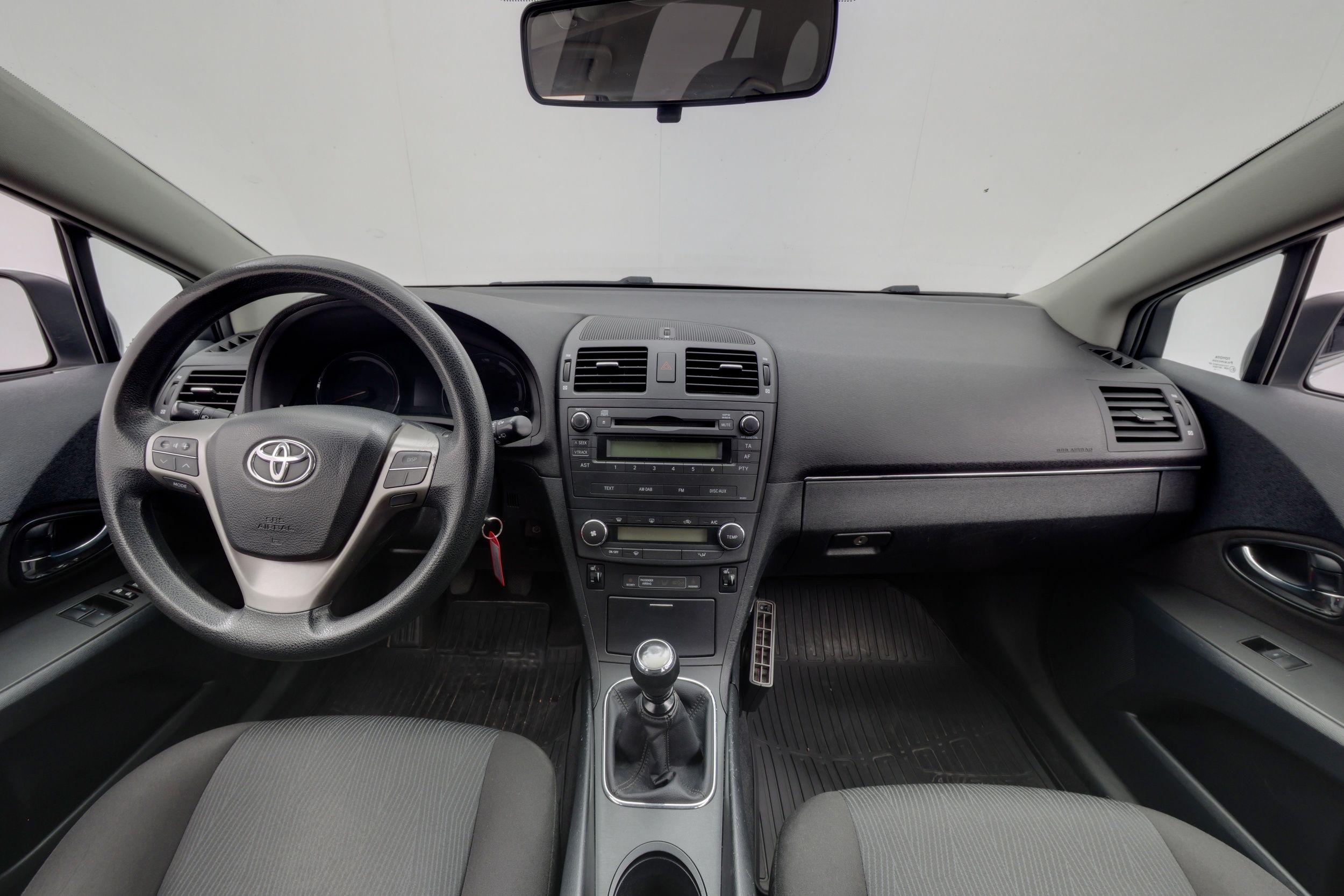 Toyota Avensis 2011