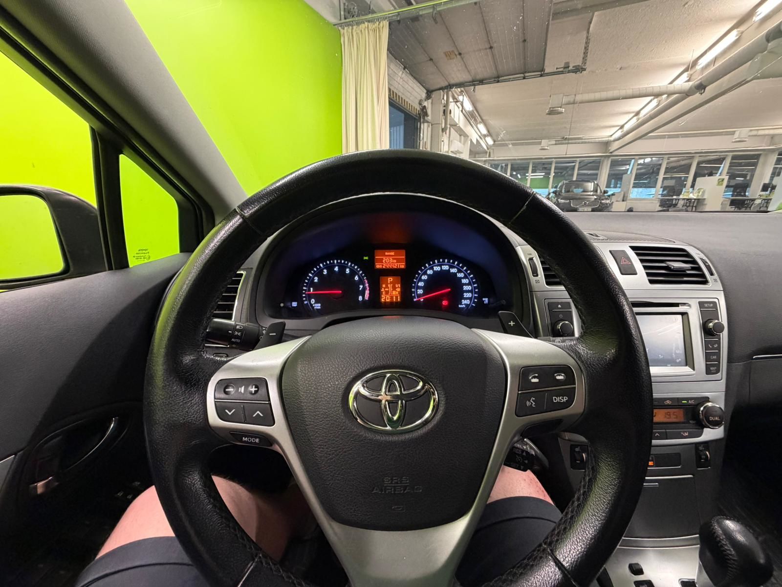 Toyota Avensis 2015