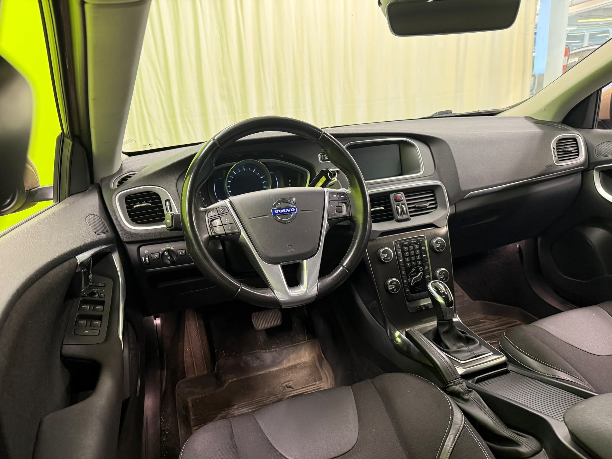 Volvo V40 2015