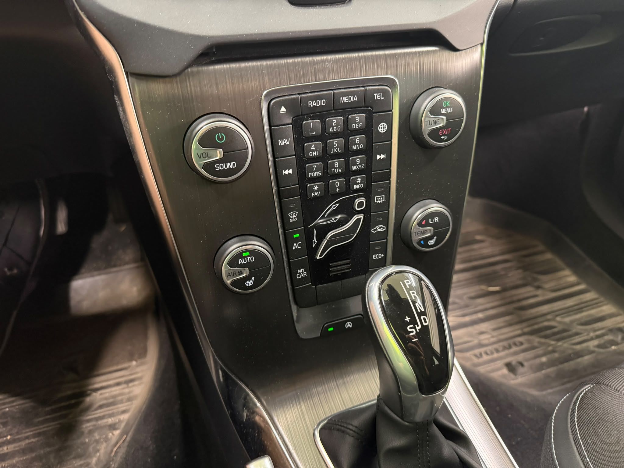 Volvo V40 2015