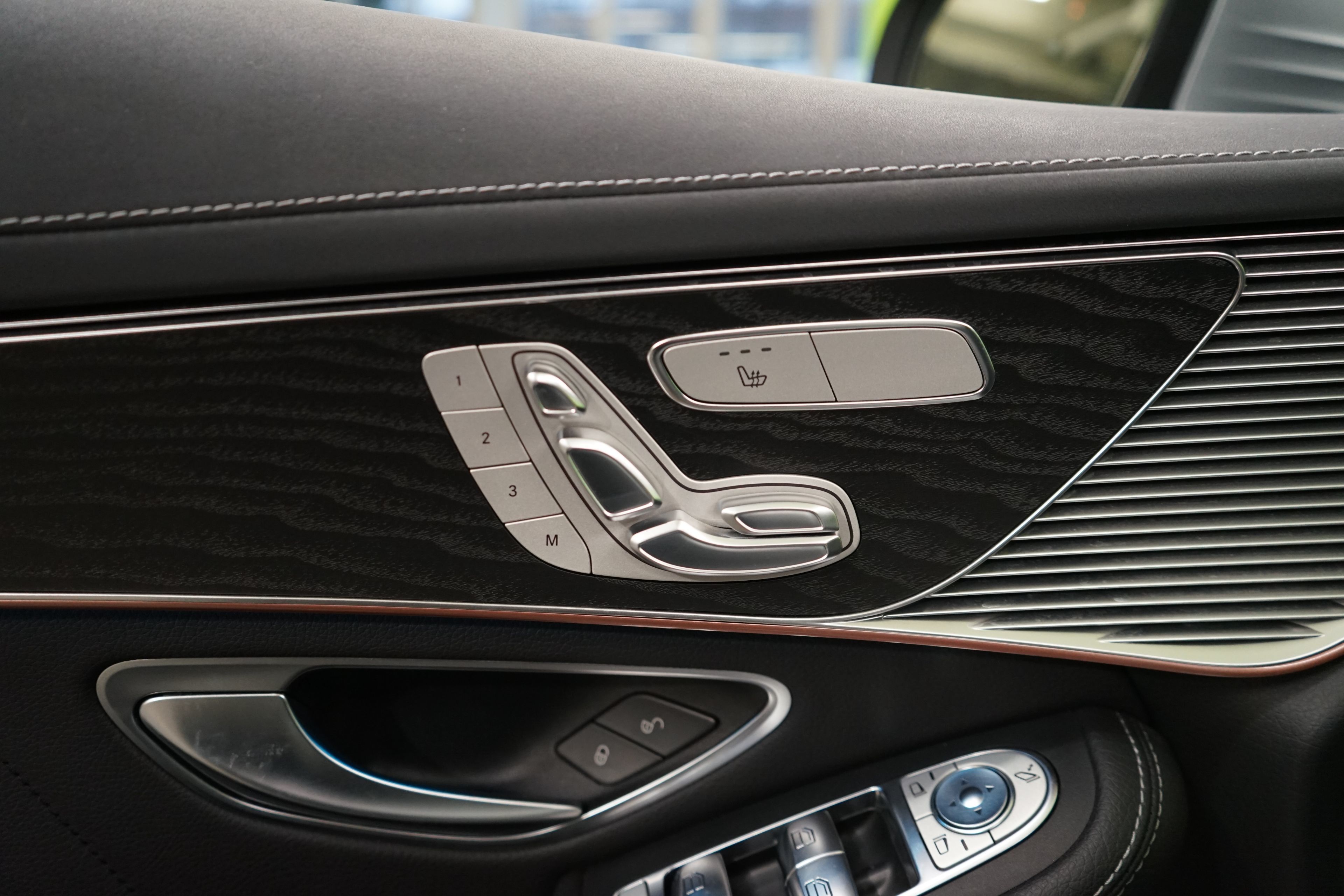 Mercedes-Benz EQC 2021