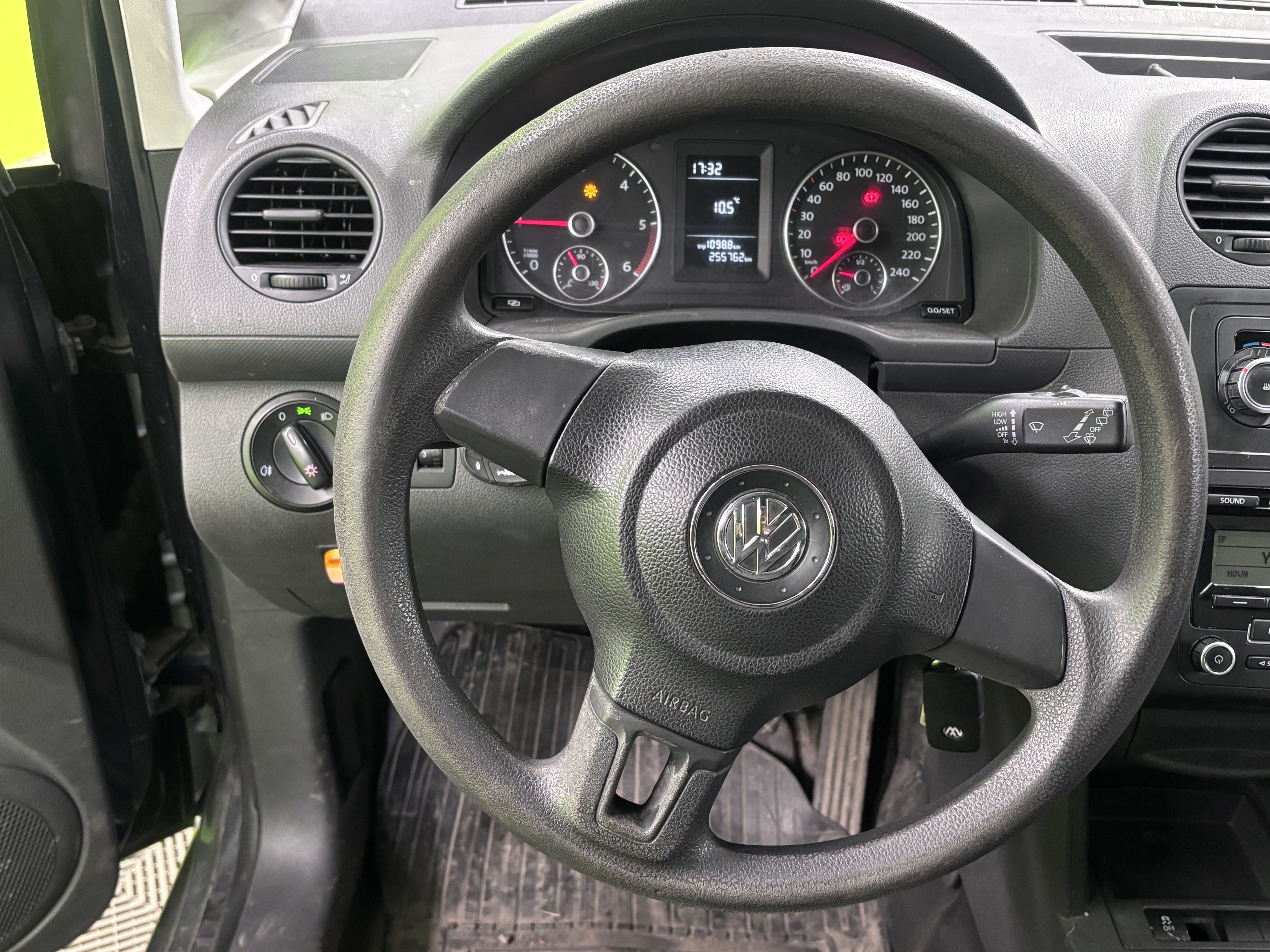 Volkswagen Caddy 2011