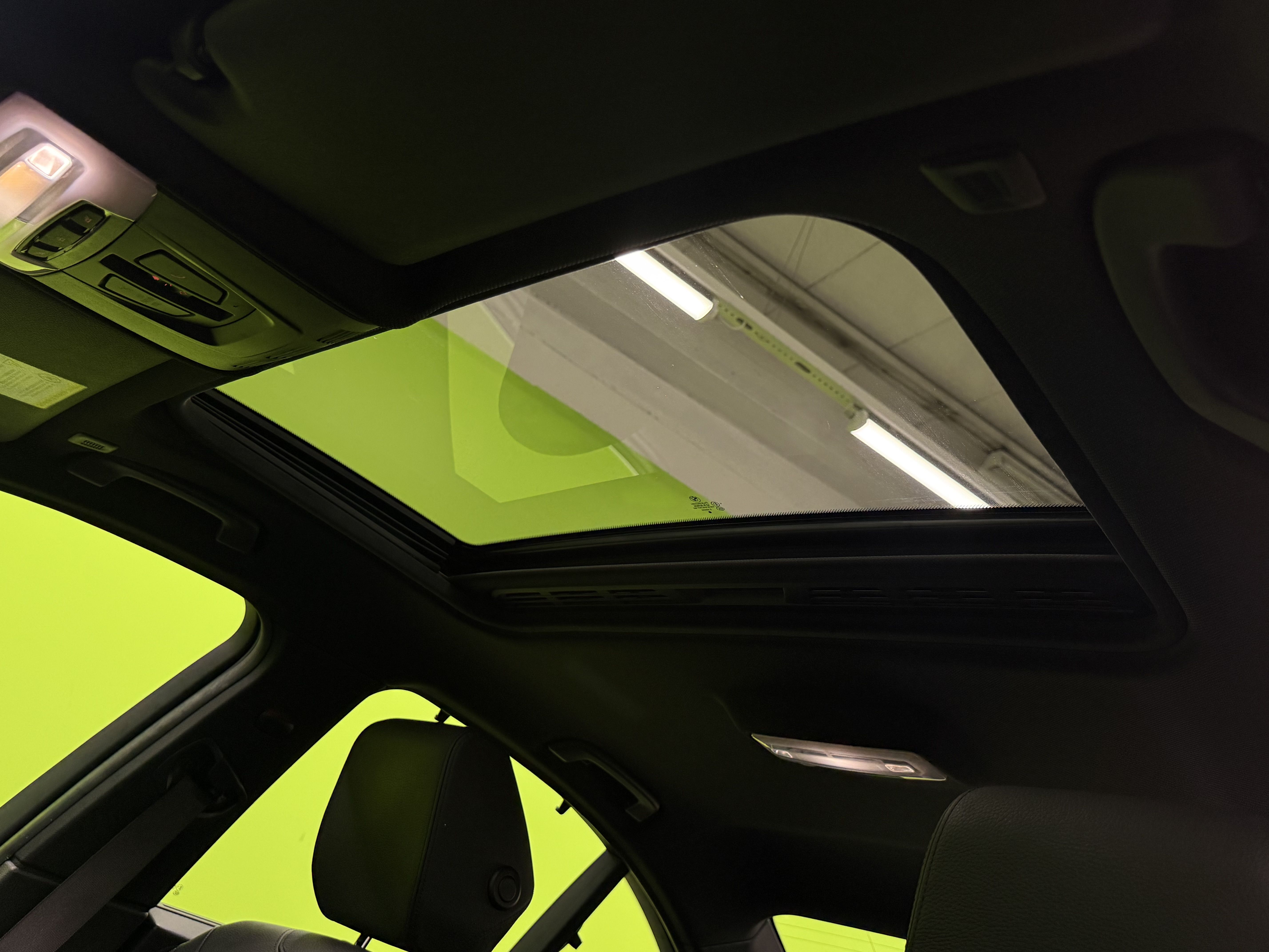 BMW 330 2013