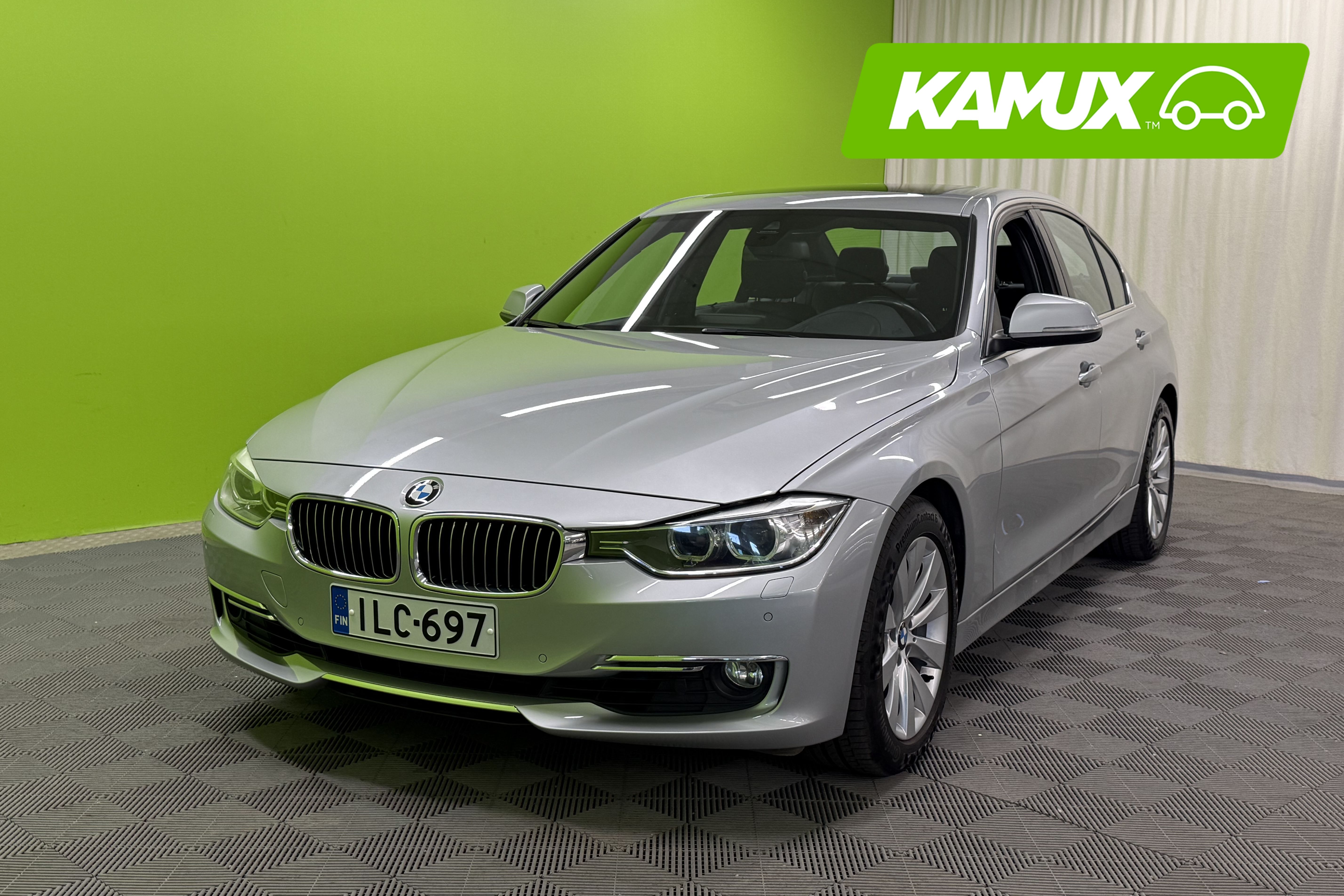 BMW 330 2013
