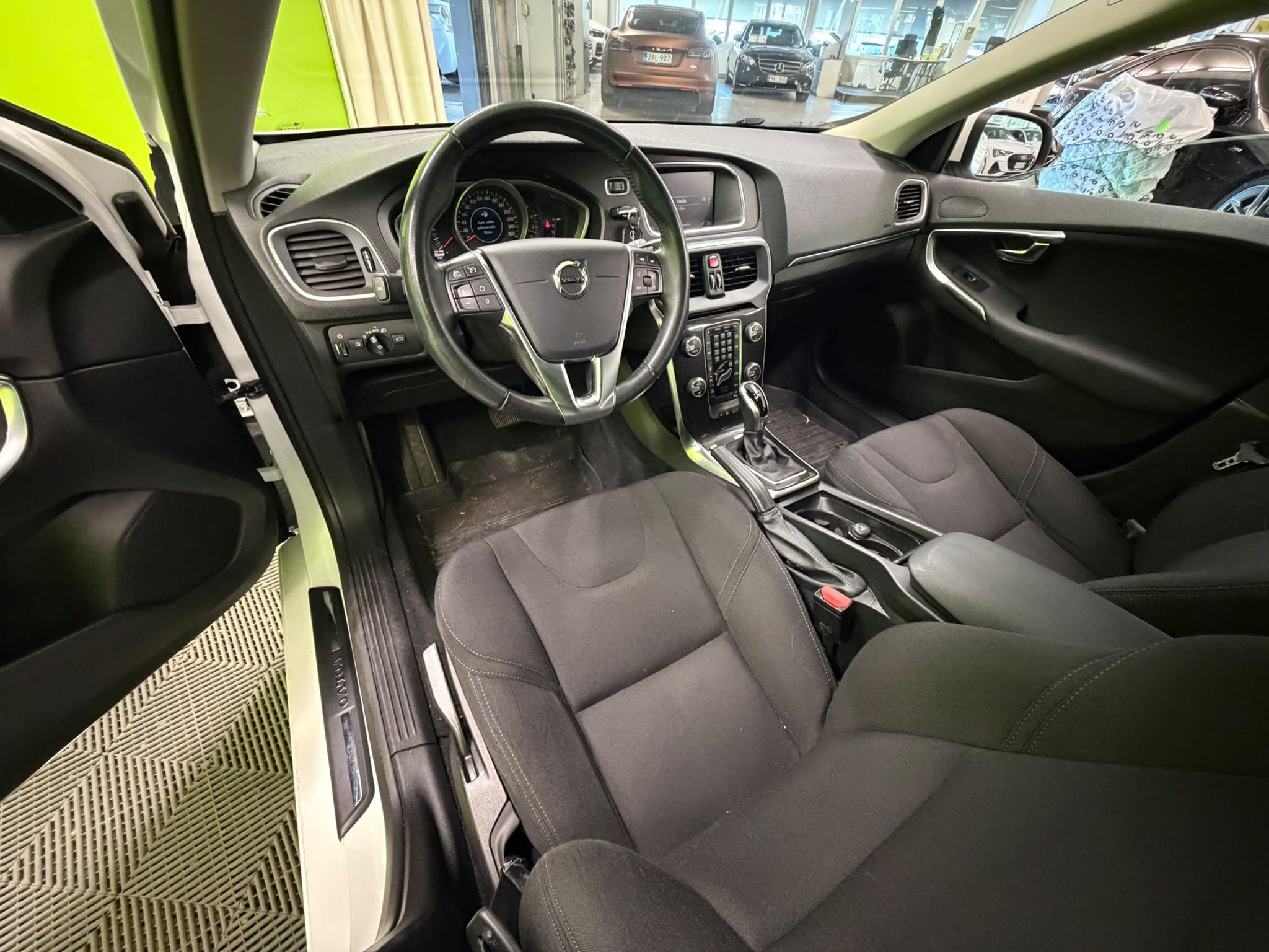 Volvo V40 2018