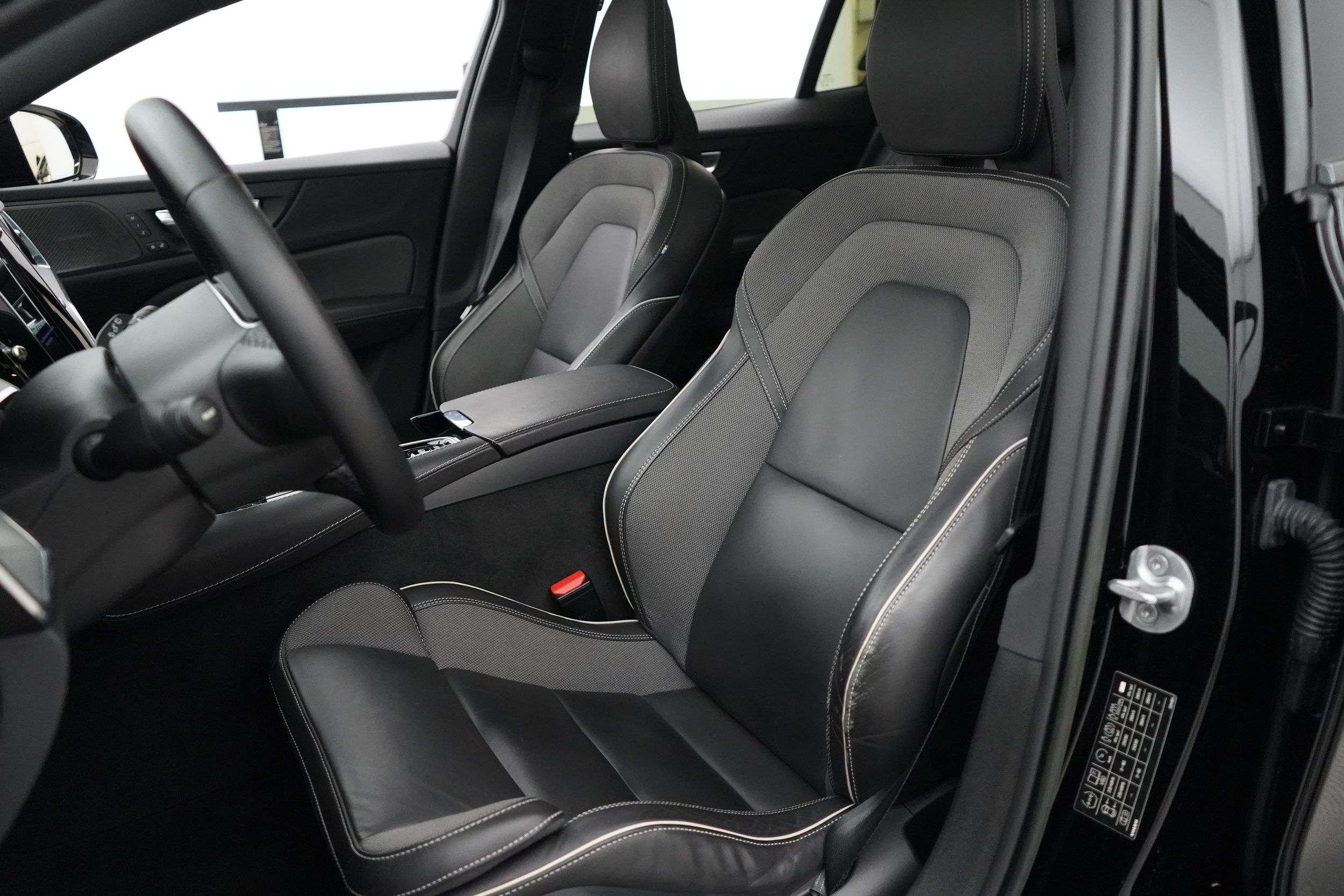 Volvo V60 2023
