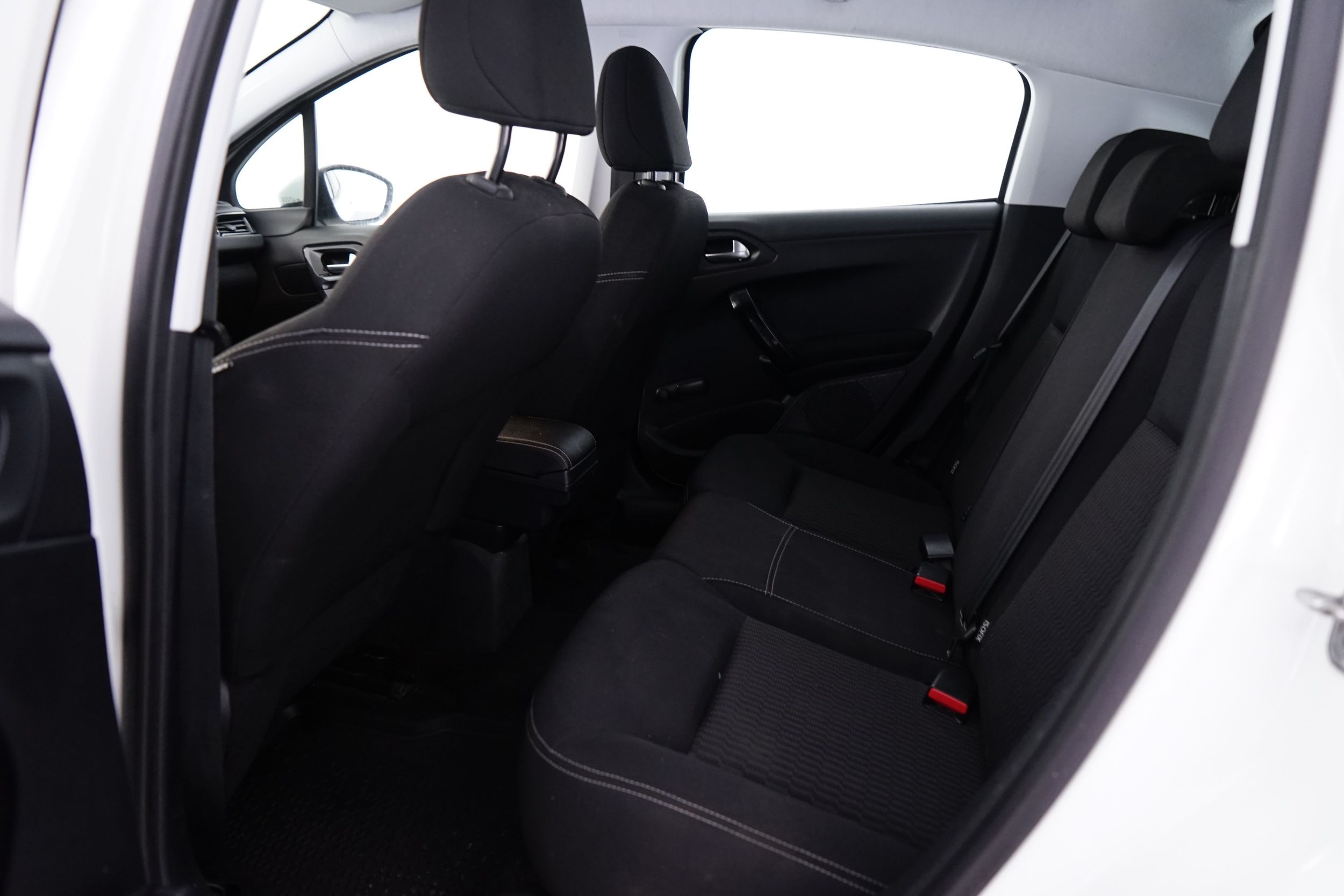 Peugeot 208 2016