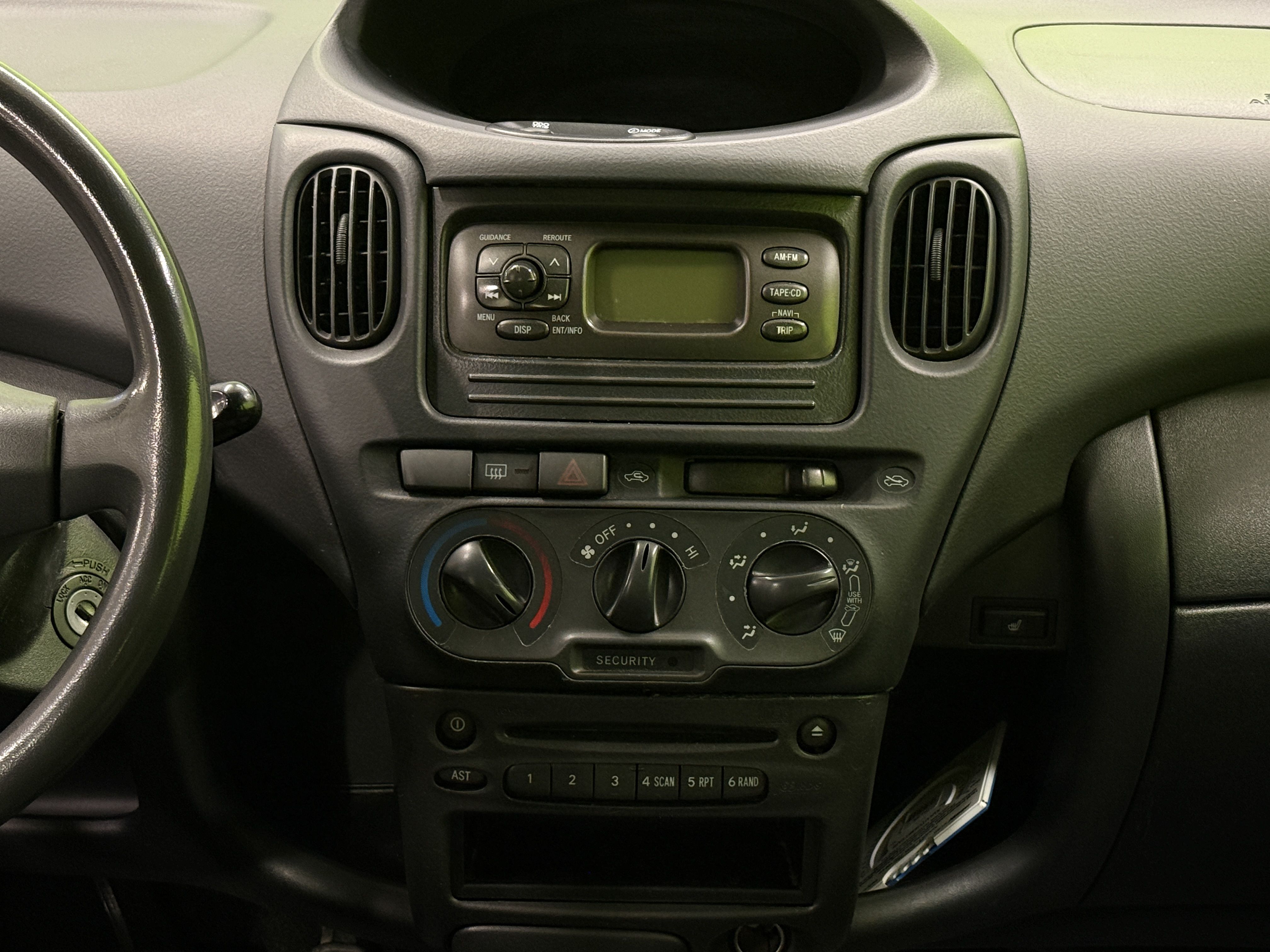 Toyota Yaris Verso 2003