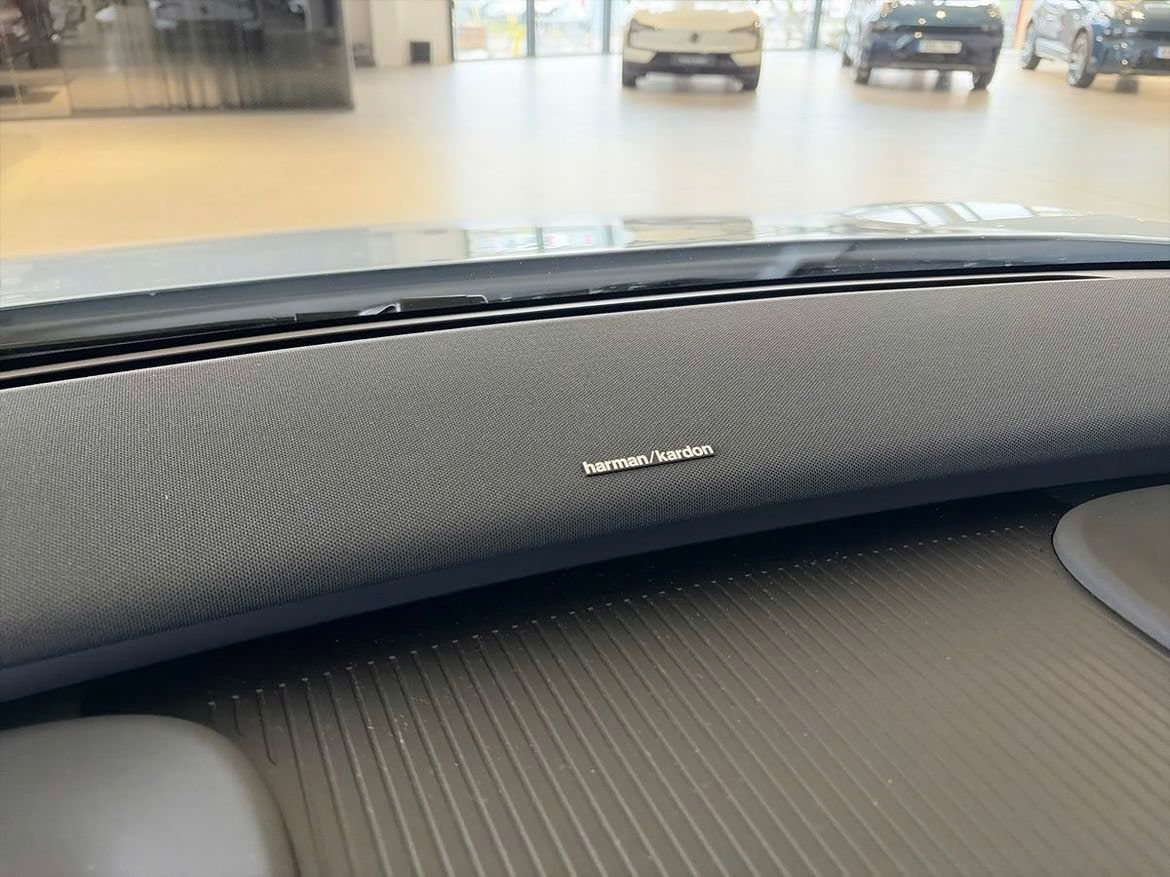 Volvo EX30 2024