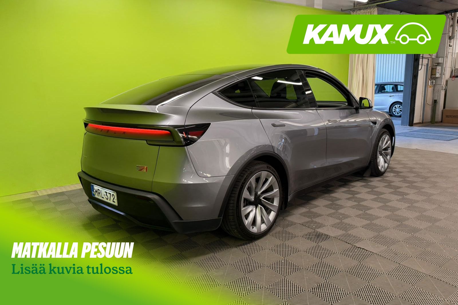Tesla Model Y 2025