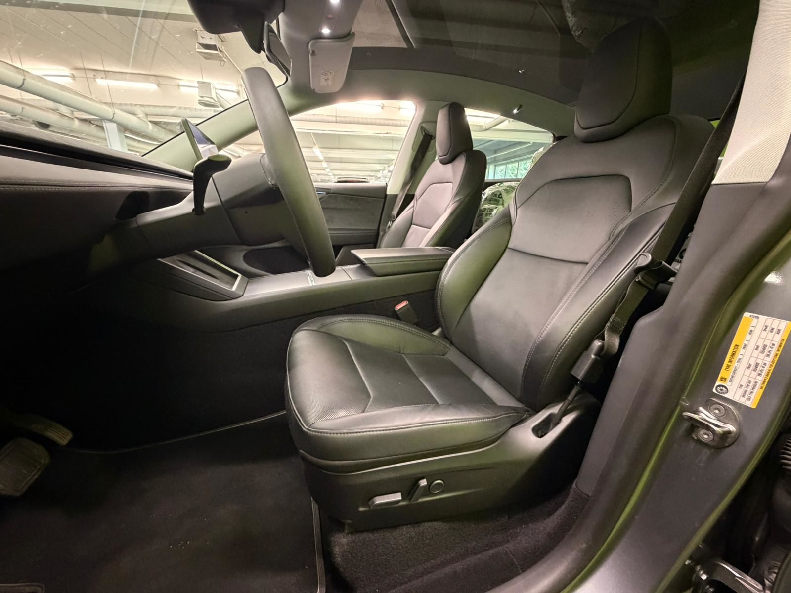 Tesla Model Y 2025