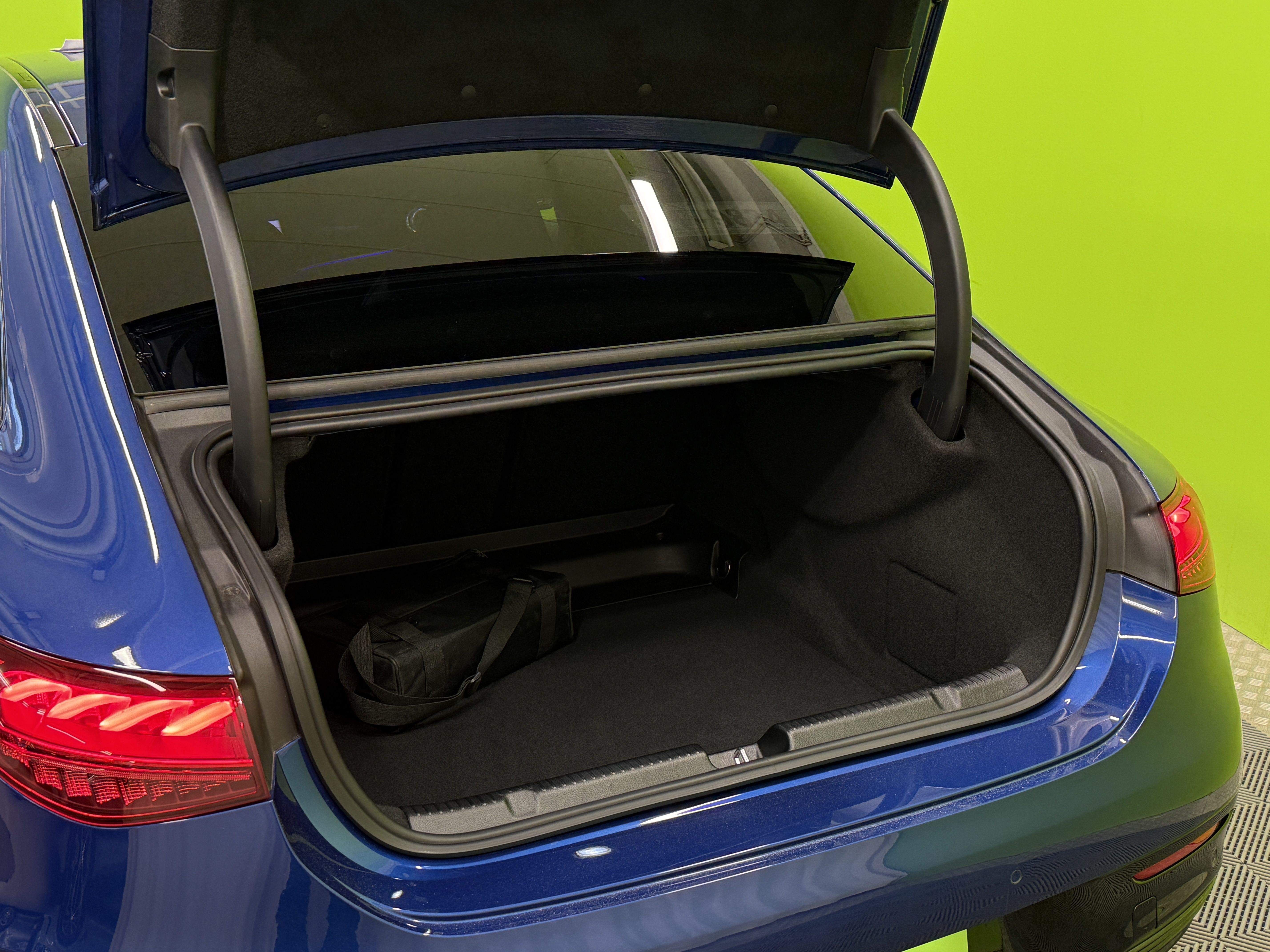 Mercedes-Benz EQE 2023