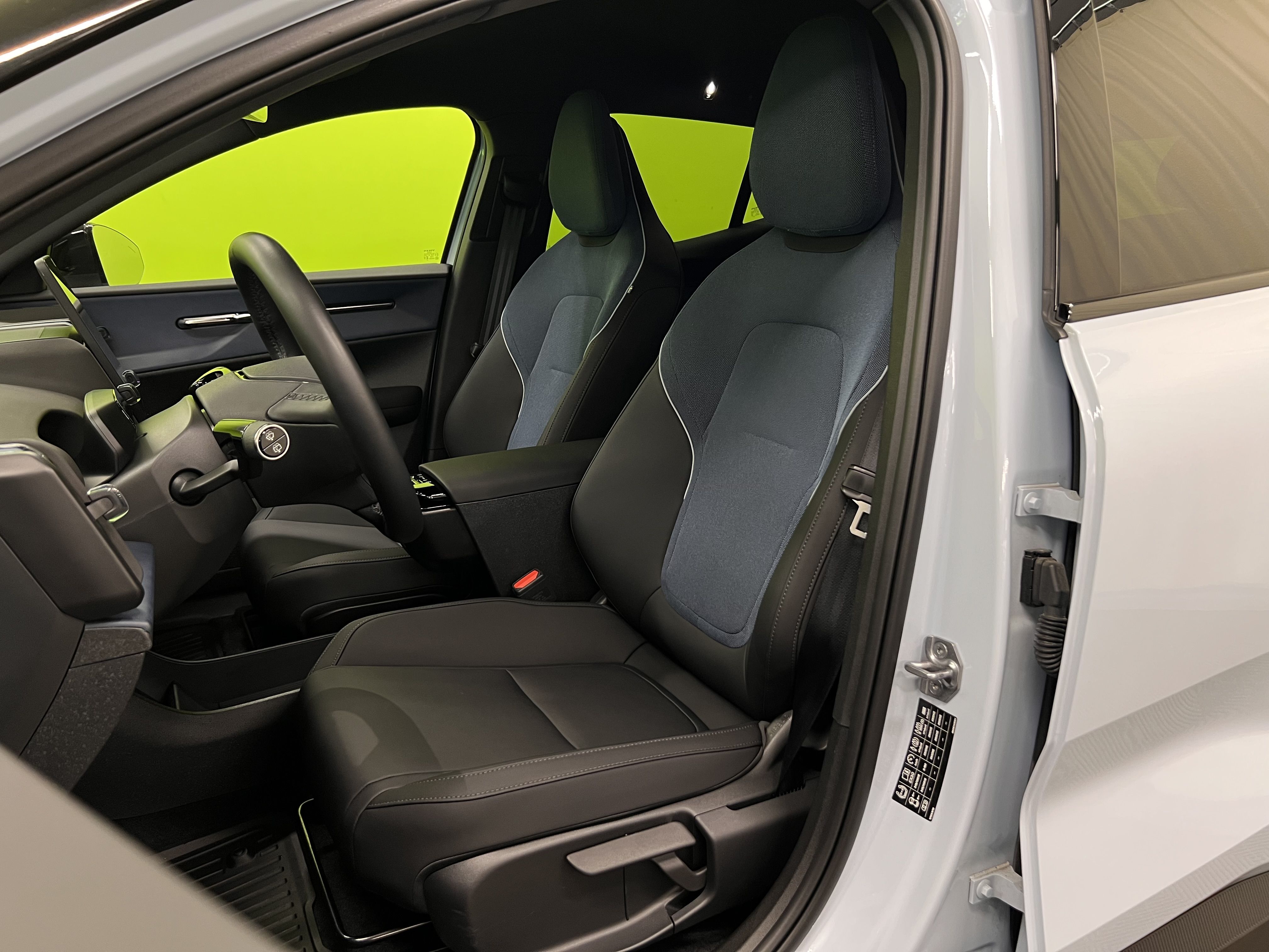 Volvo EX30 2024