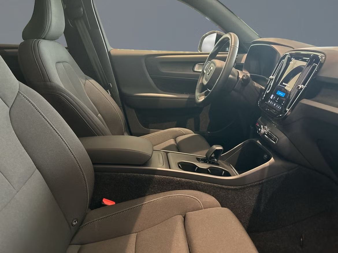 Volvo EX40 2025