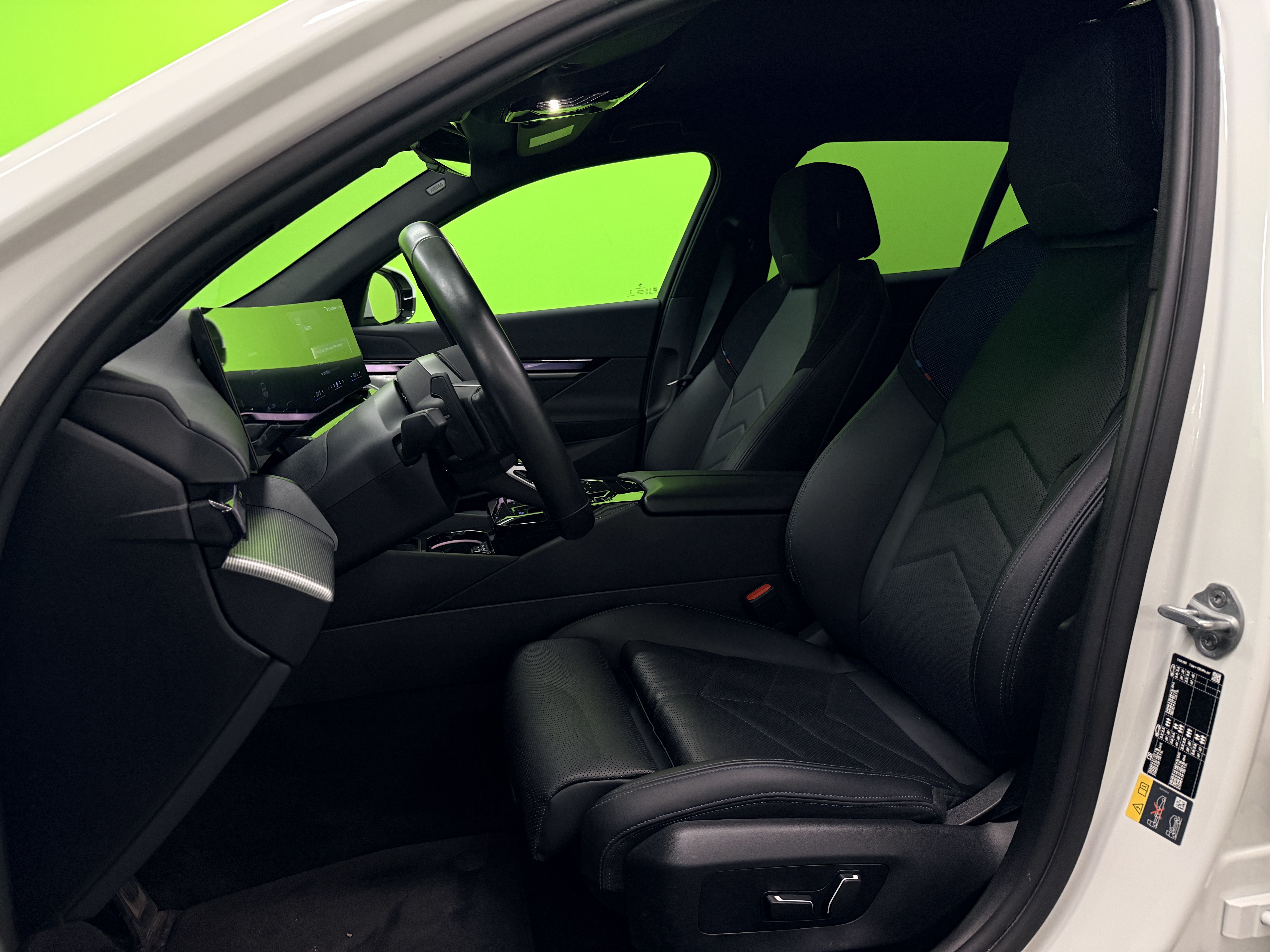 BMW i5 2025
