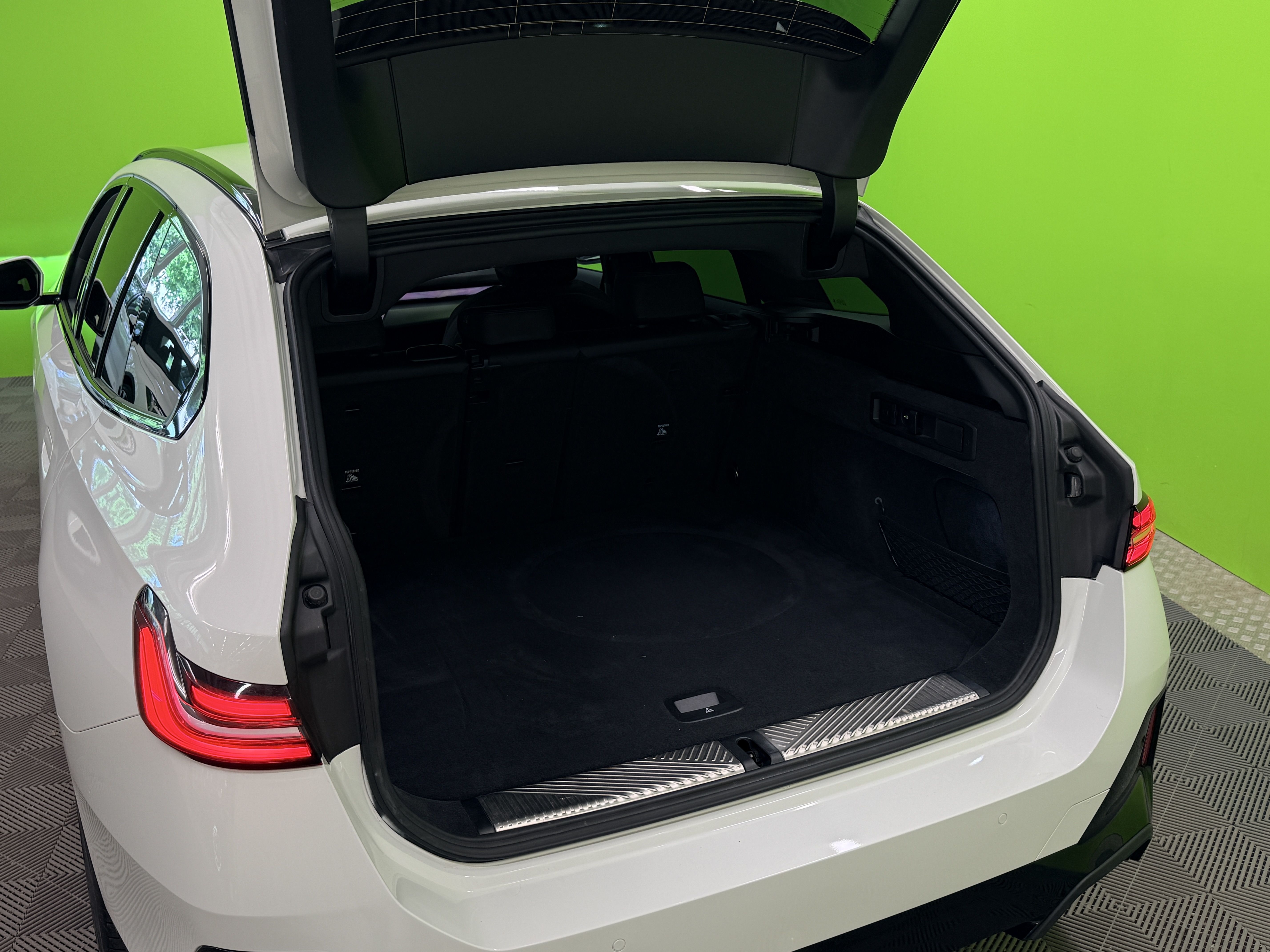 BMW i5 2025