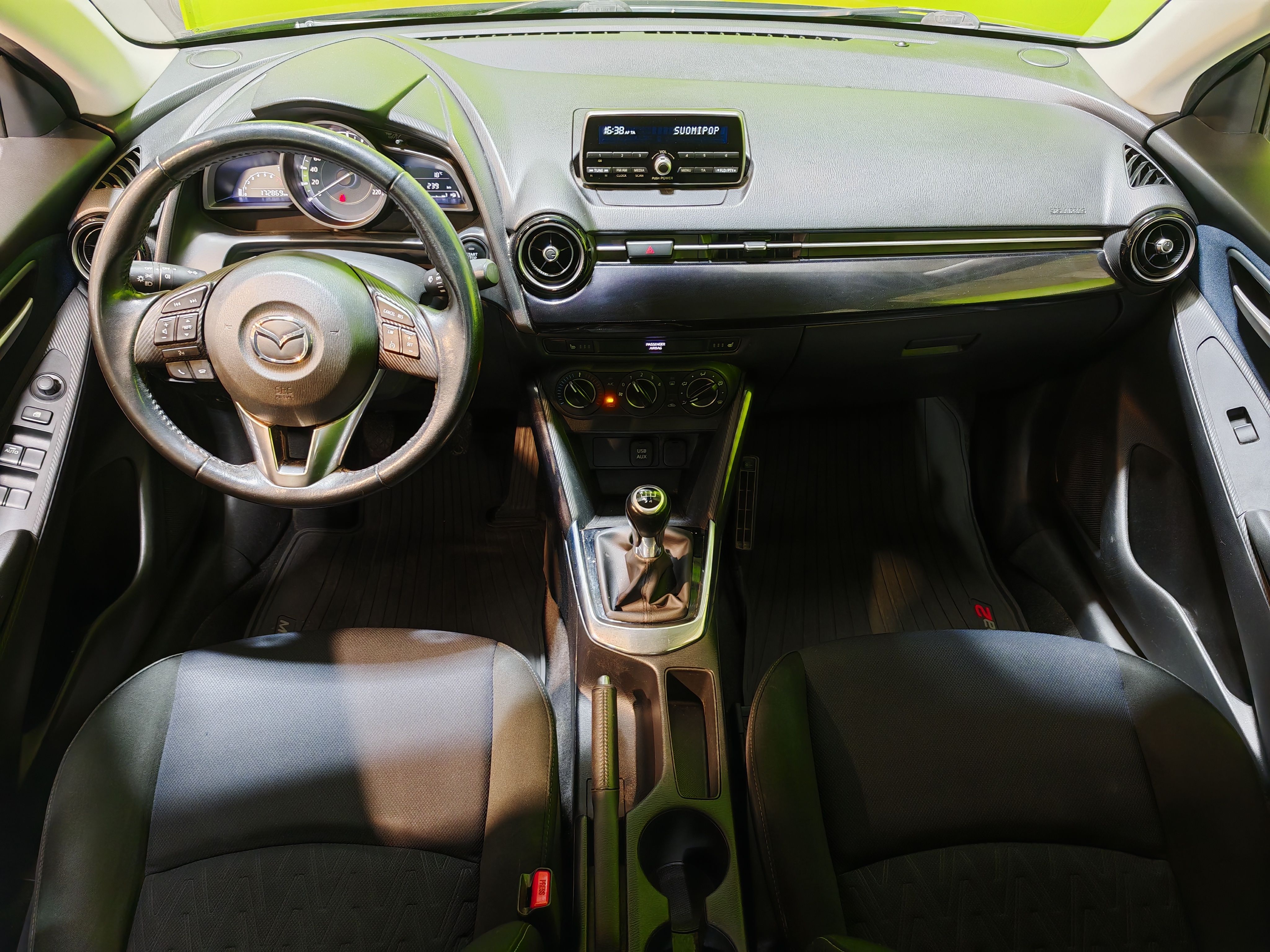 Mazda 2 2017