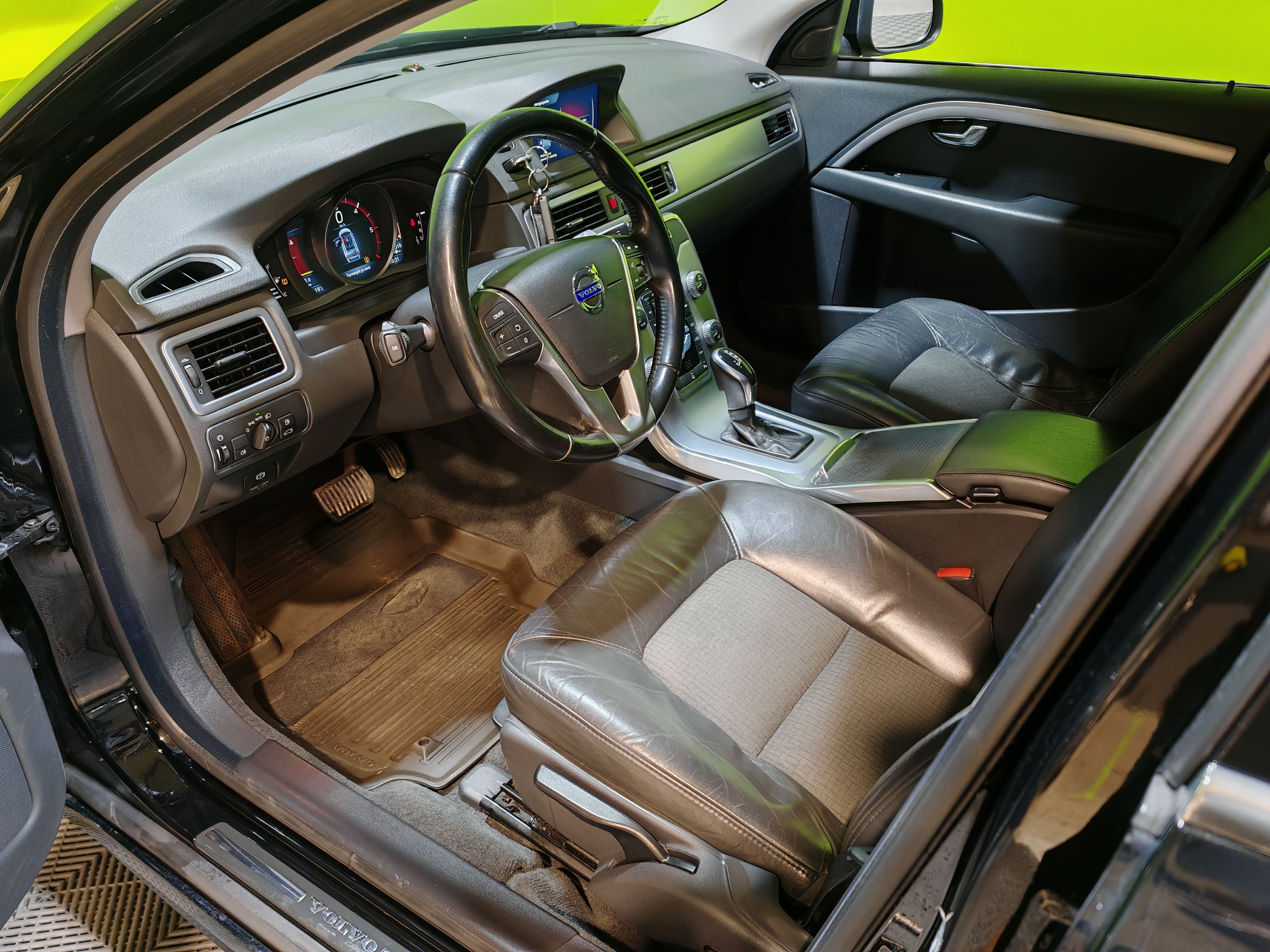 Volvo V70 2014