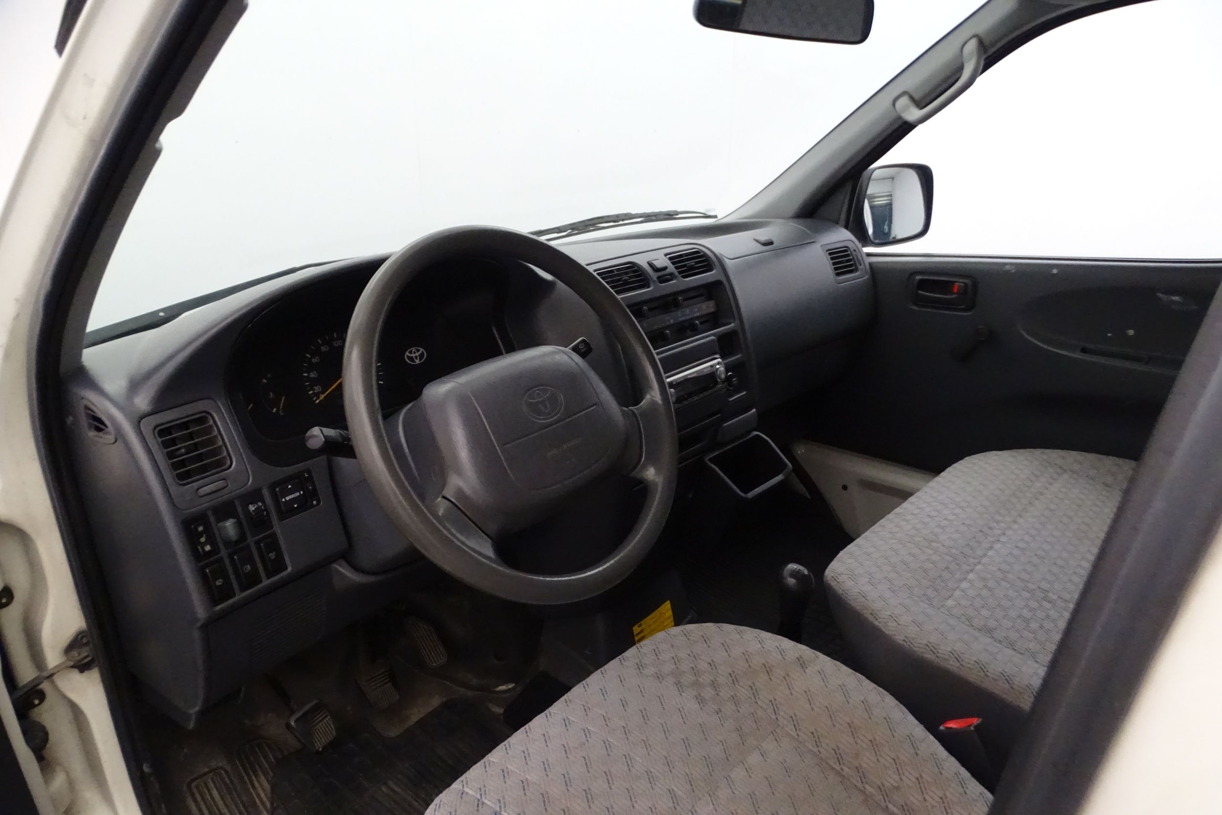 Toyota Hiace 2005