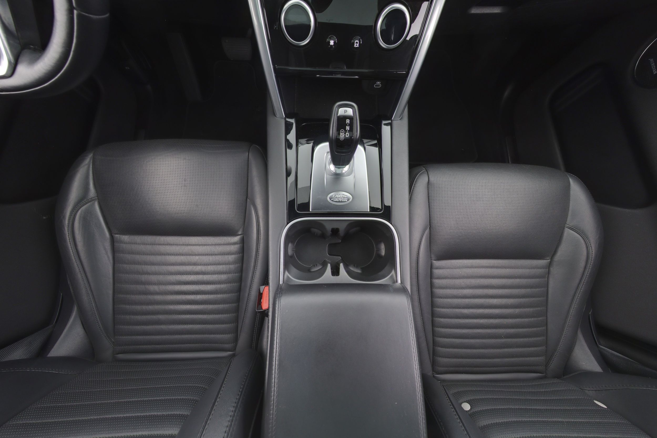 Land Rover Discovery Sport 2021
