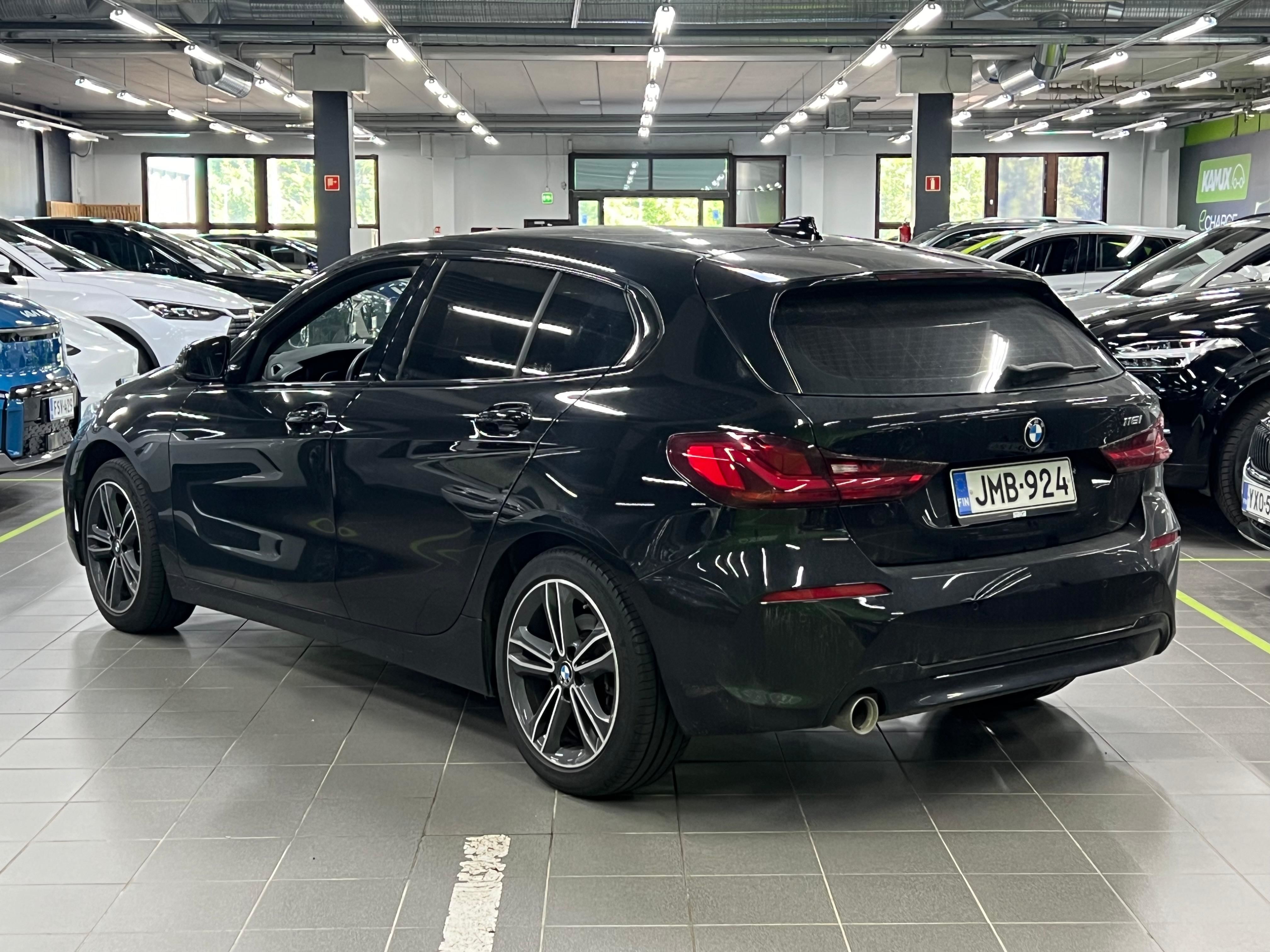 BMW 118 2021