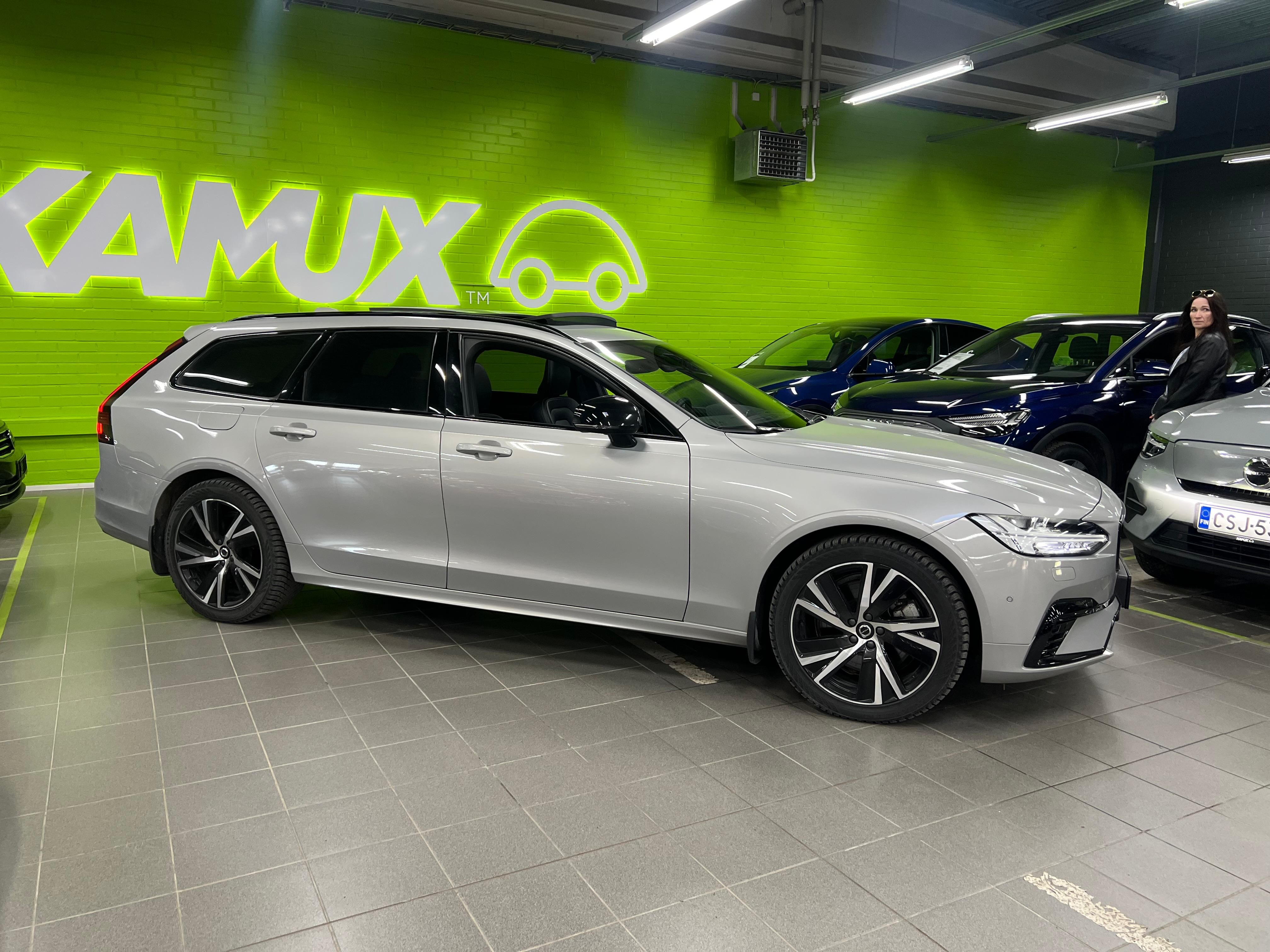 Volvo V90 2024