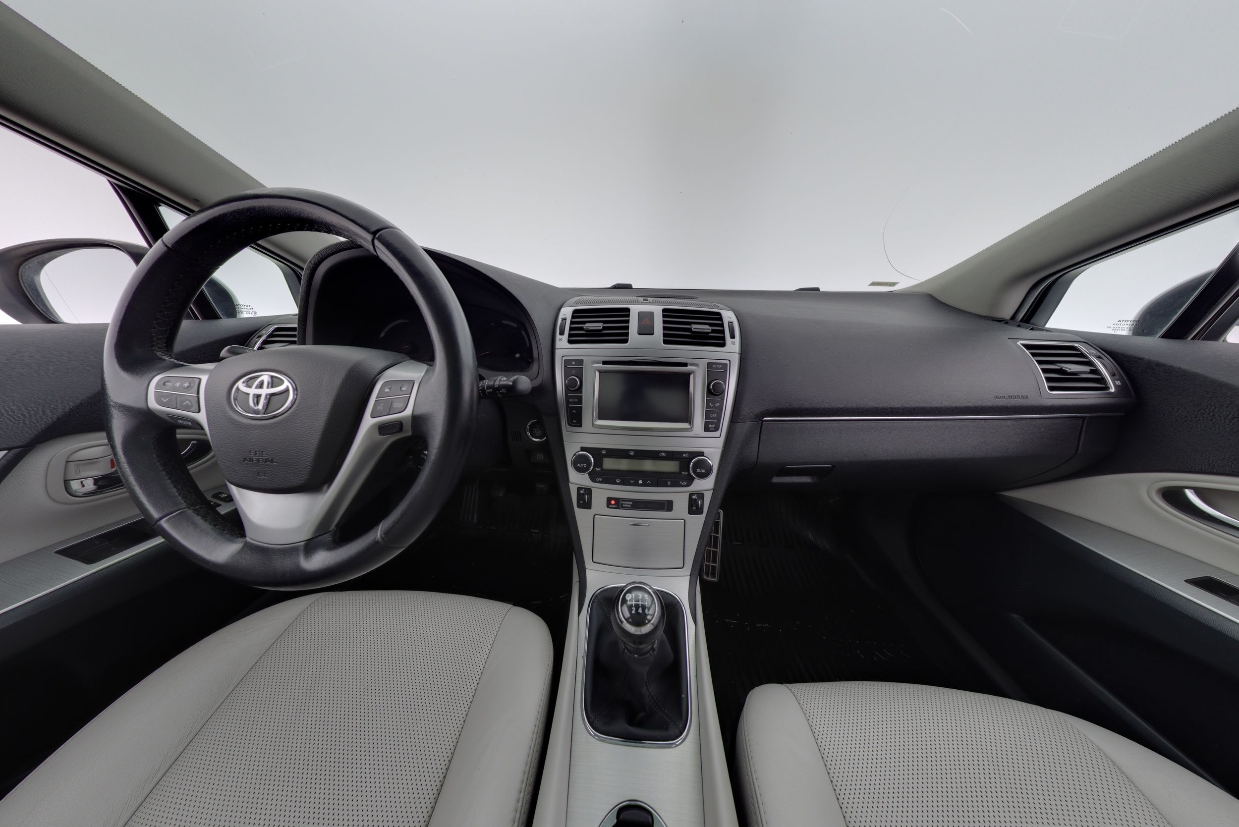 Toyota Avensis 2013