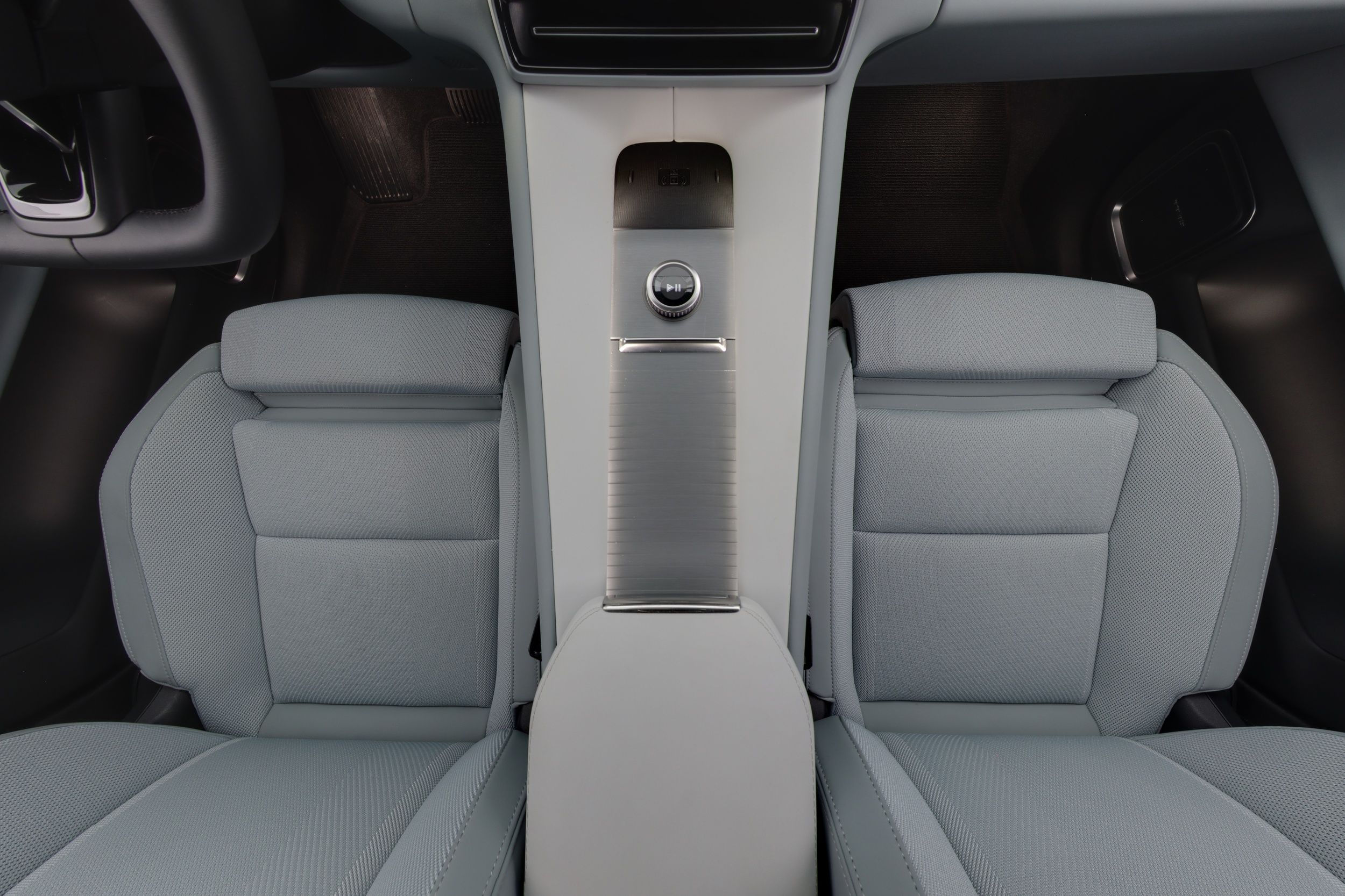 Polestar 4 2025