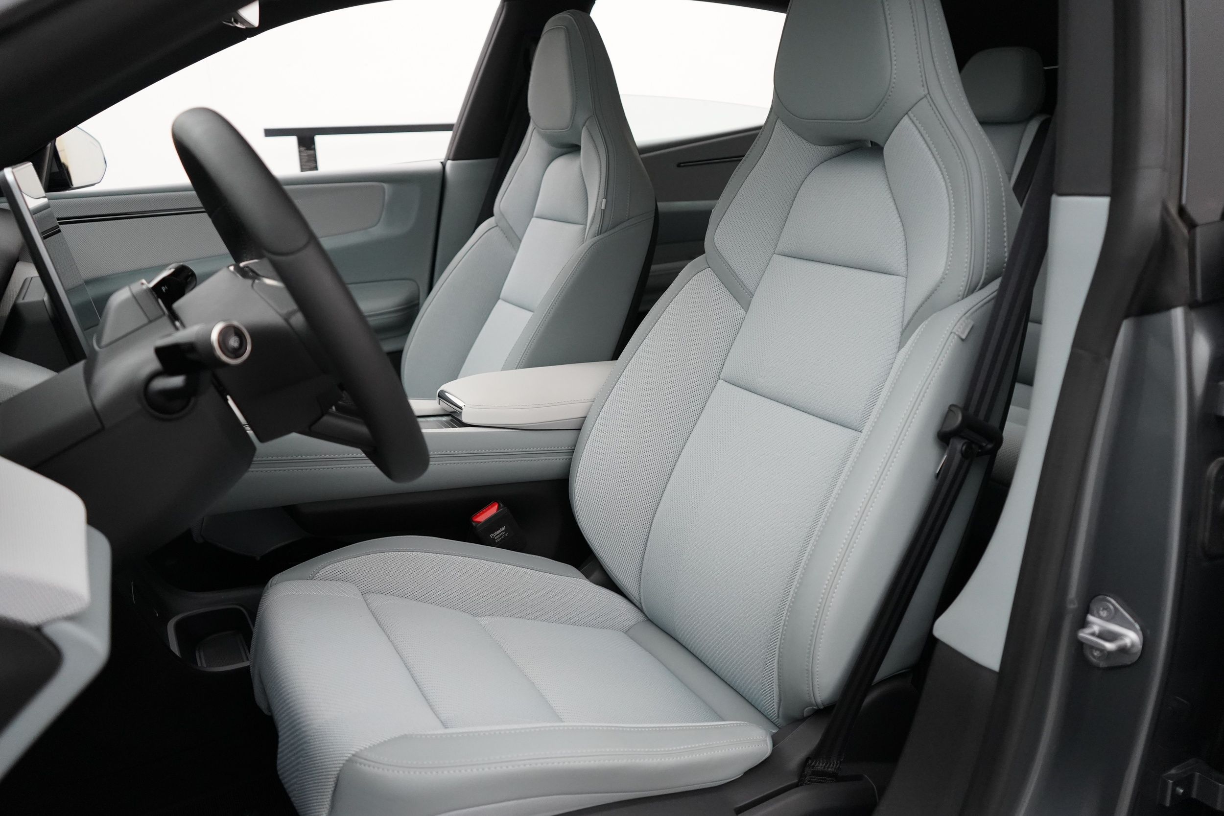 Polestar 4 2025
