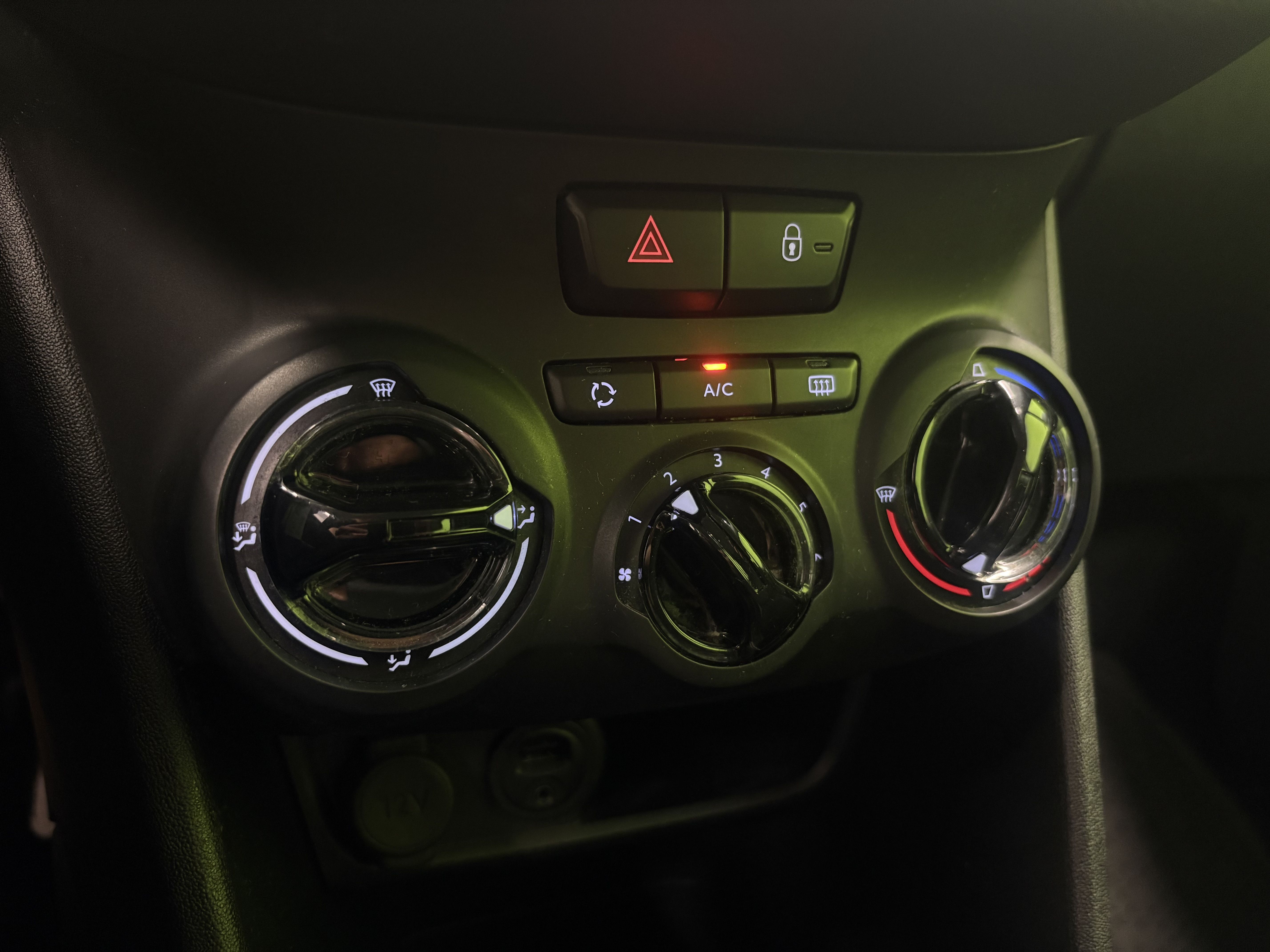 Peugeot 208 2016