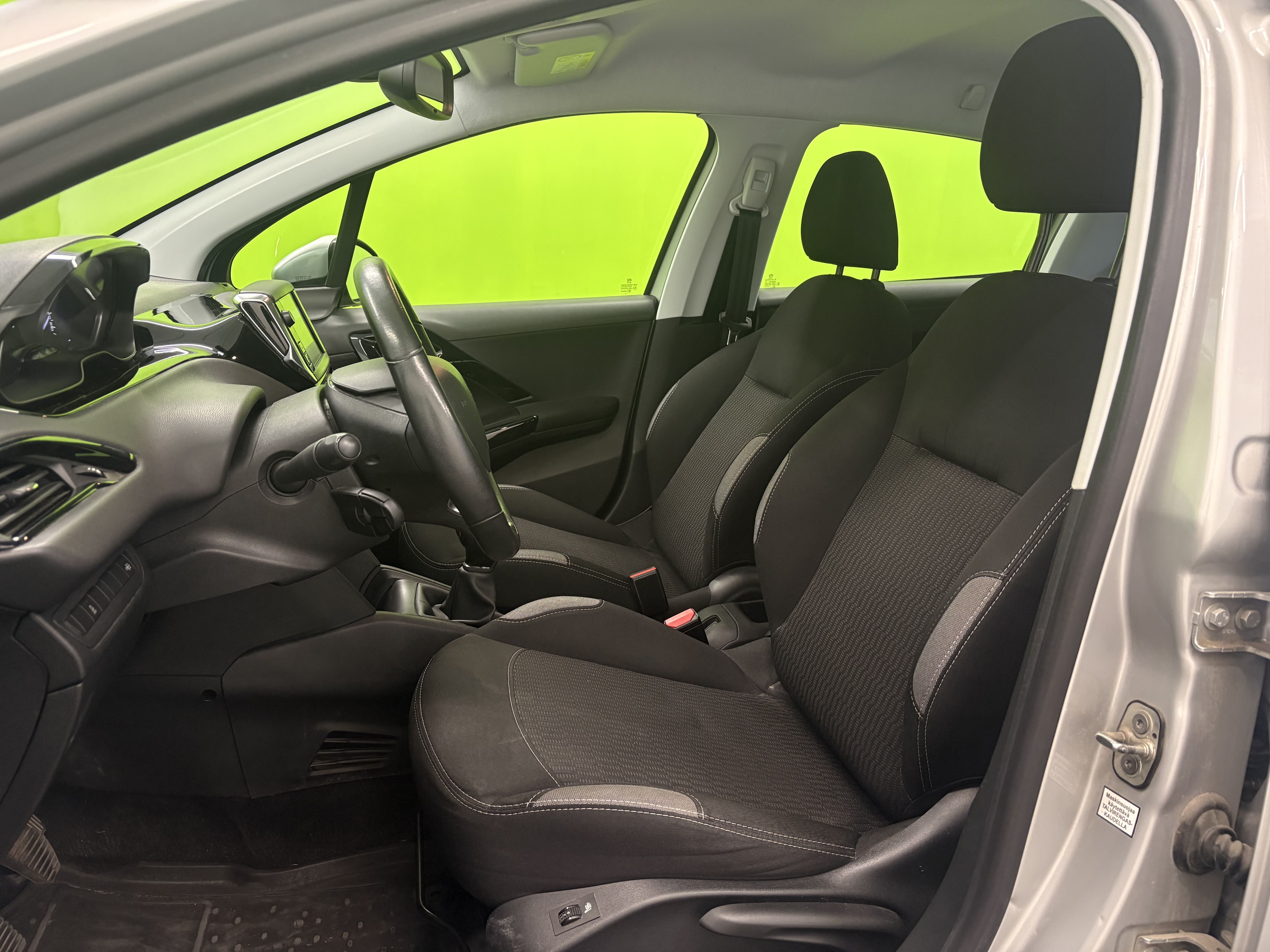 Peugeot 208 2016