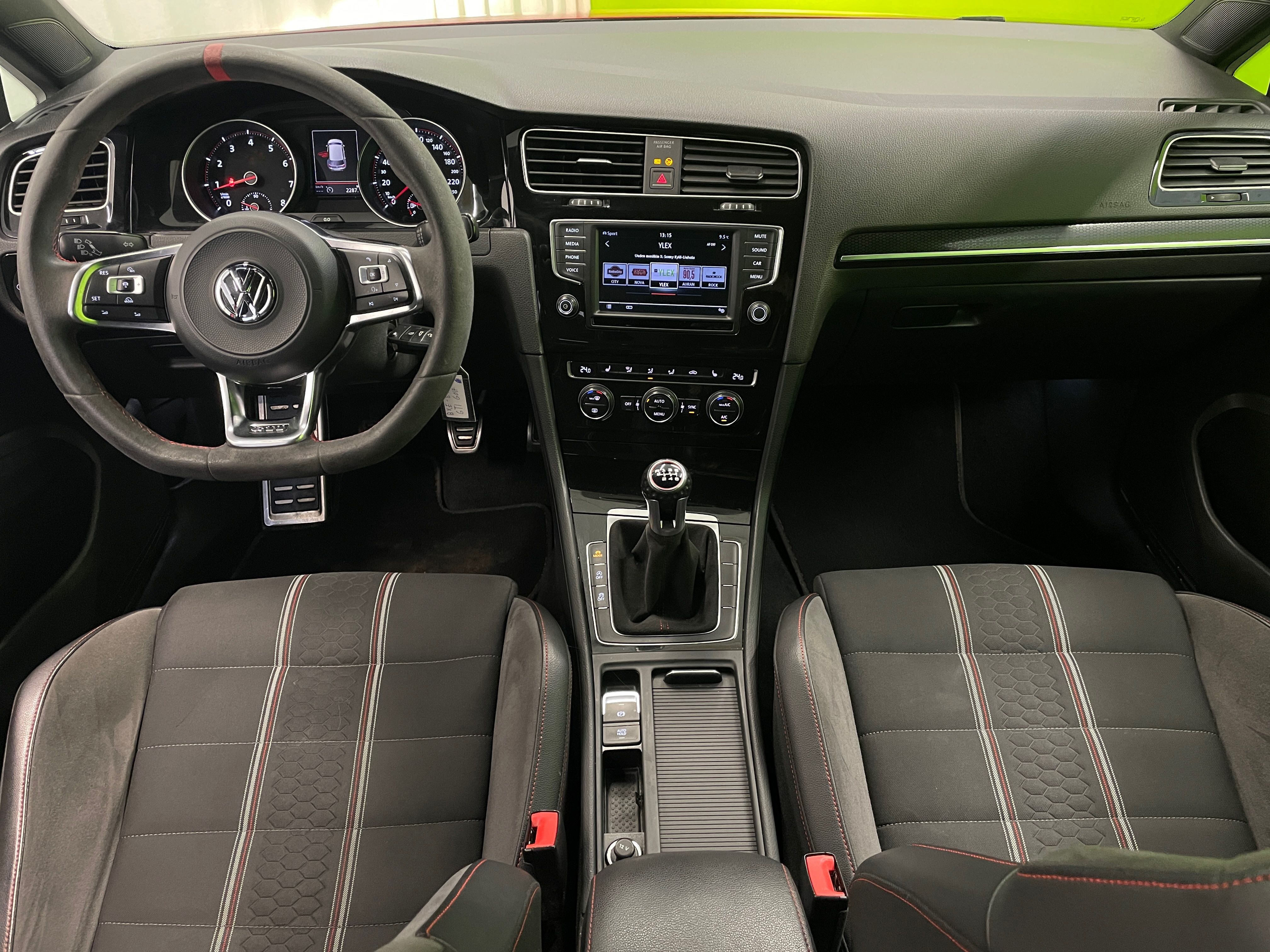 Volkswagen Golf 2016
