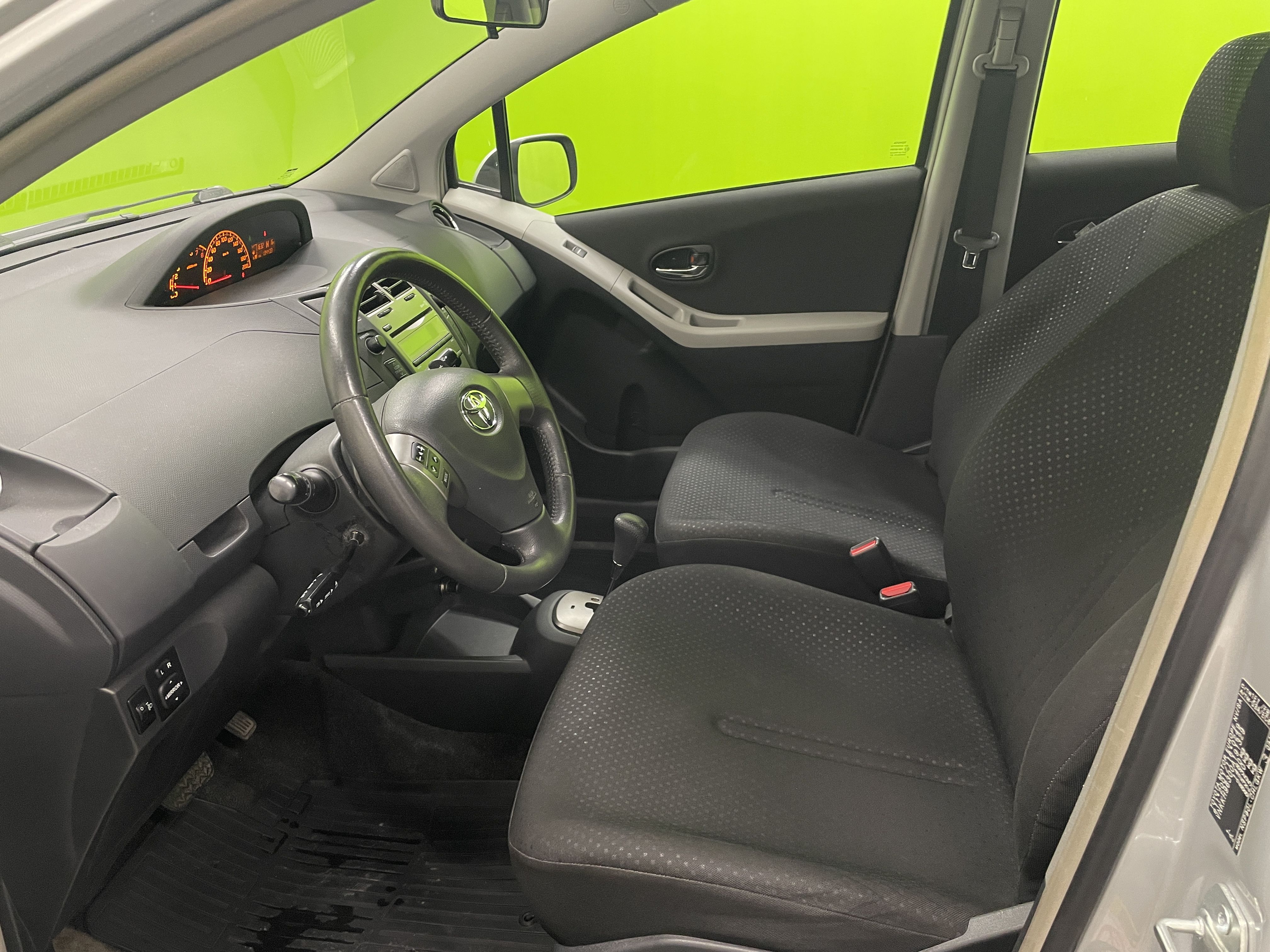 Toyota Yaris 2011