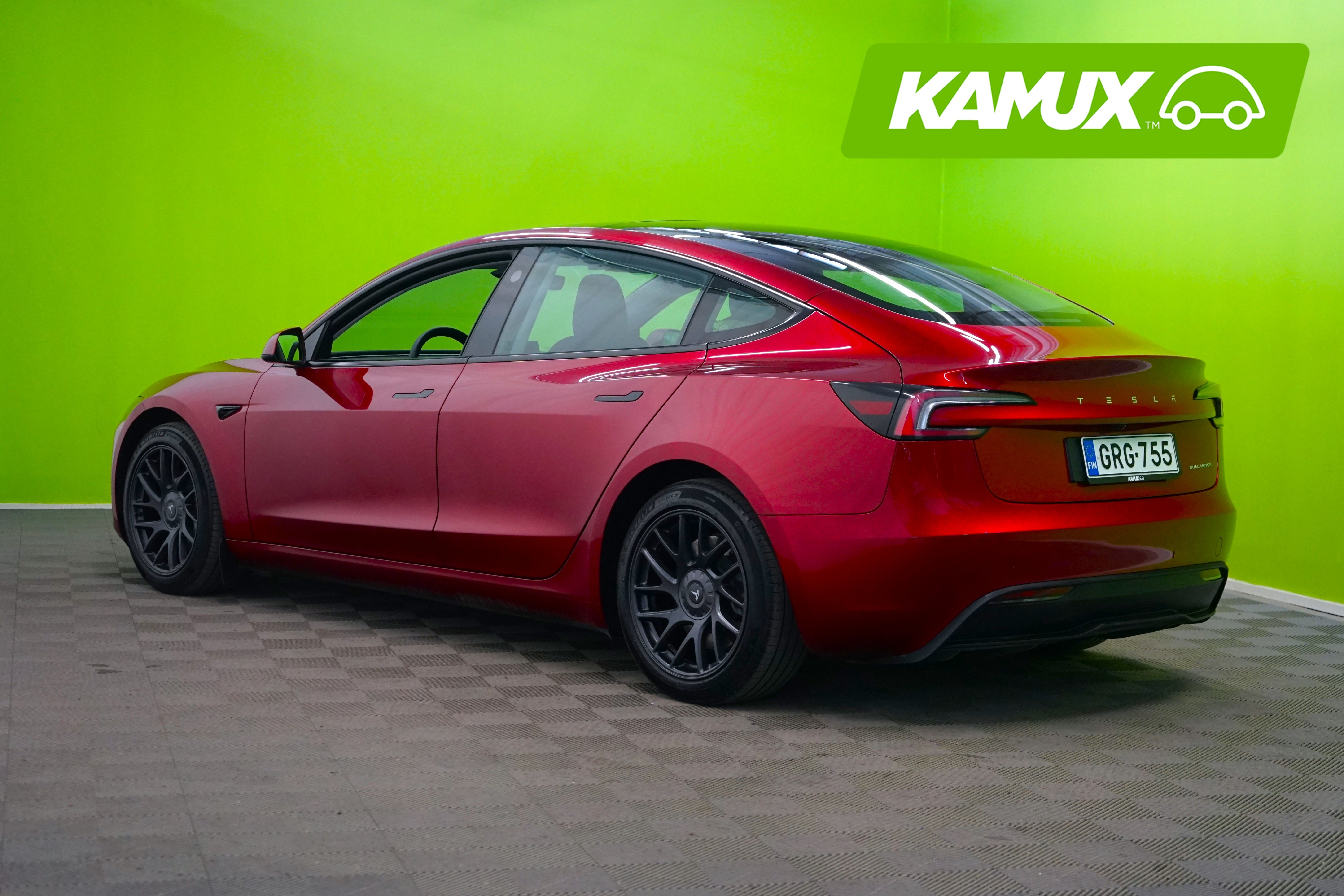 Tesla Model 3 2024