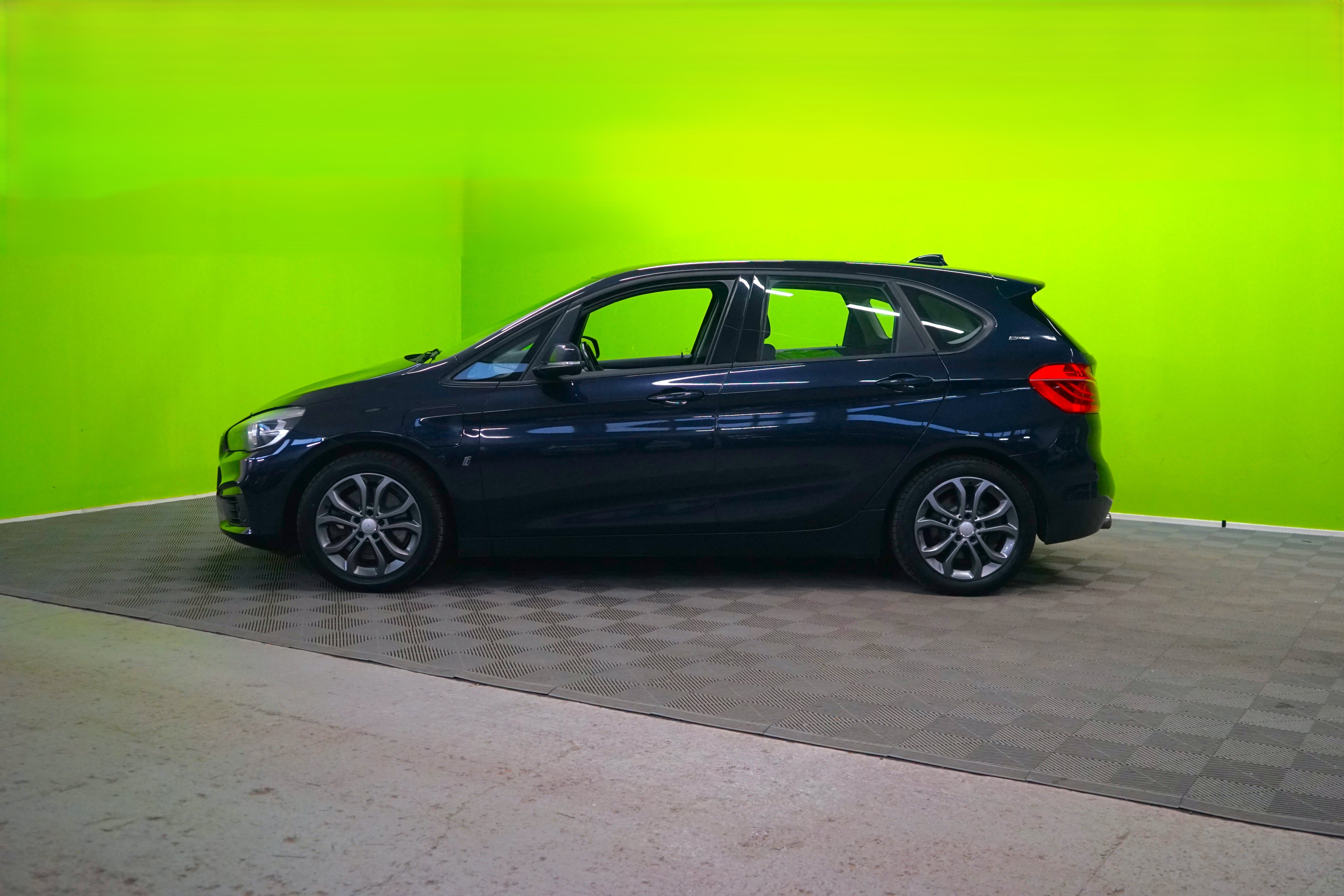 BMW 225 2017