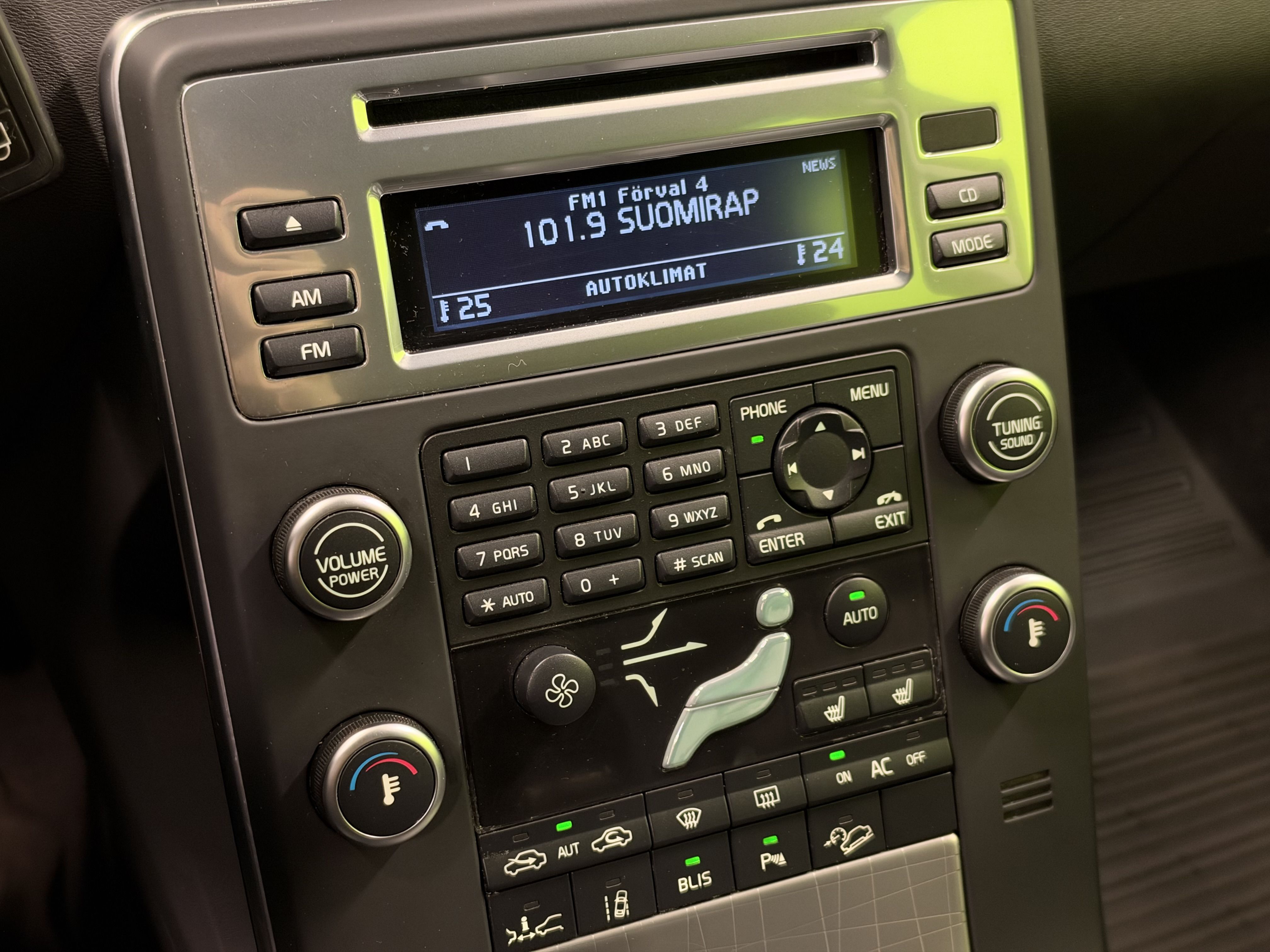 Volvo XC70 2011