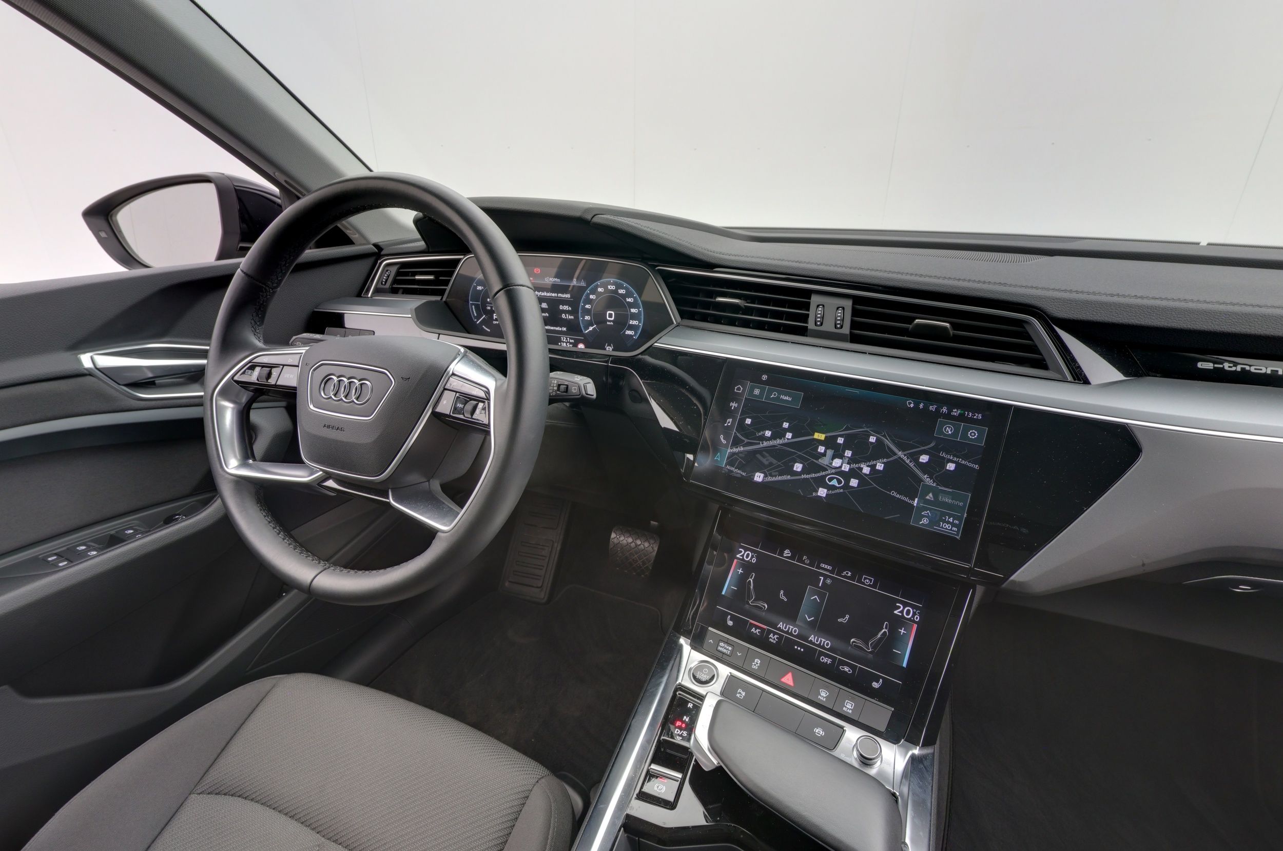Audi e-tron 2023