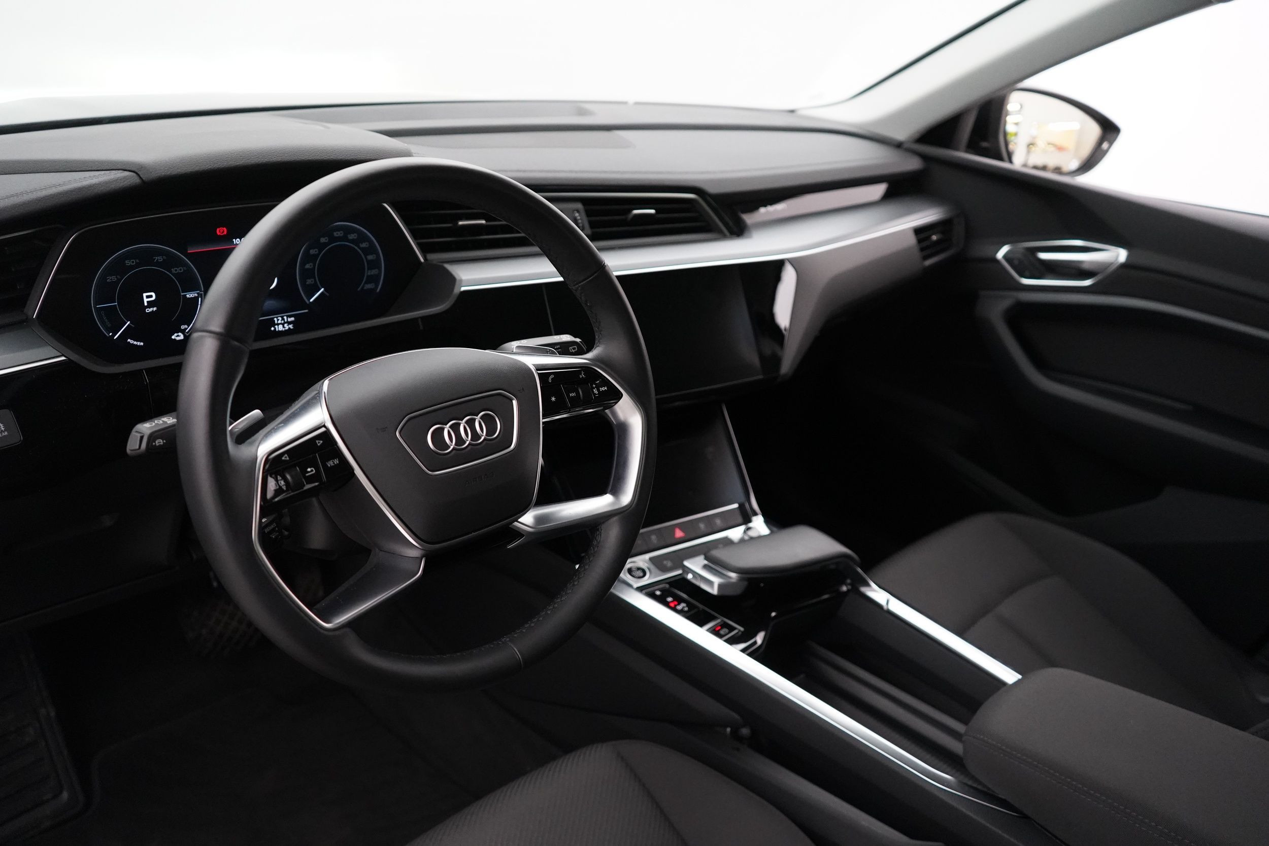 Audi e-tron 2023