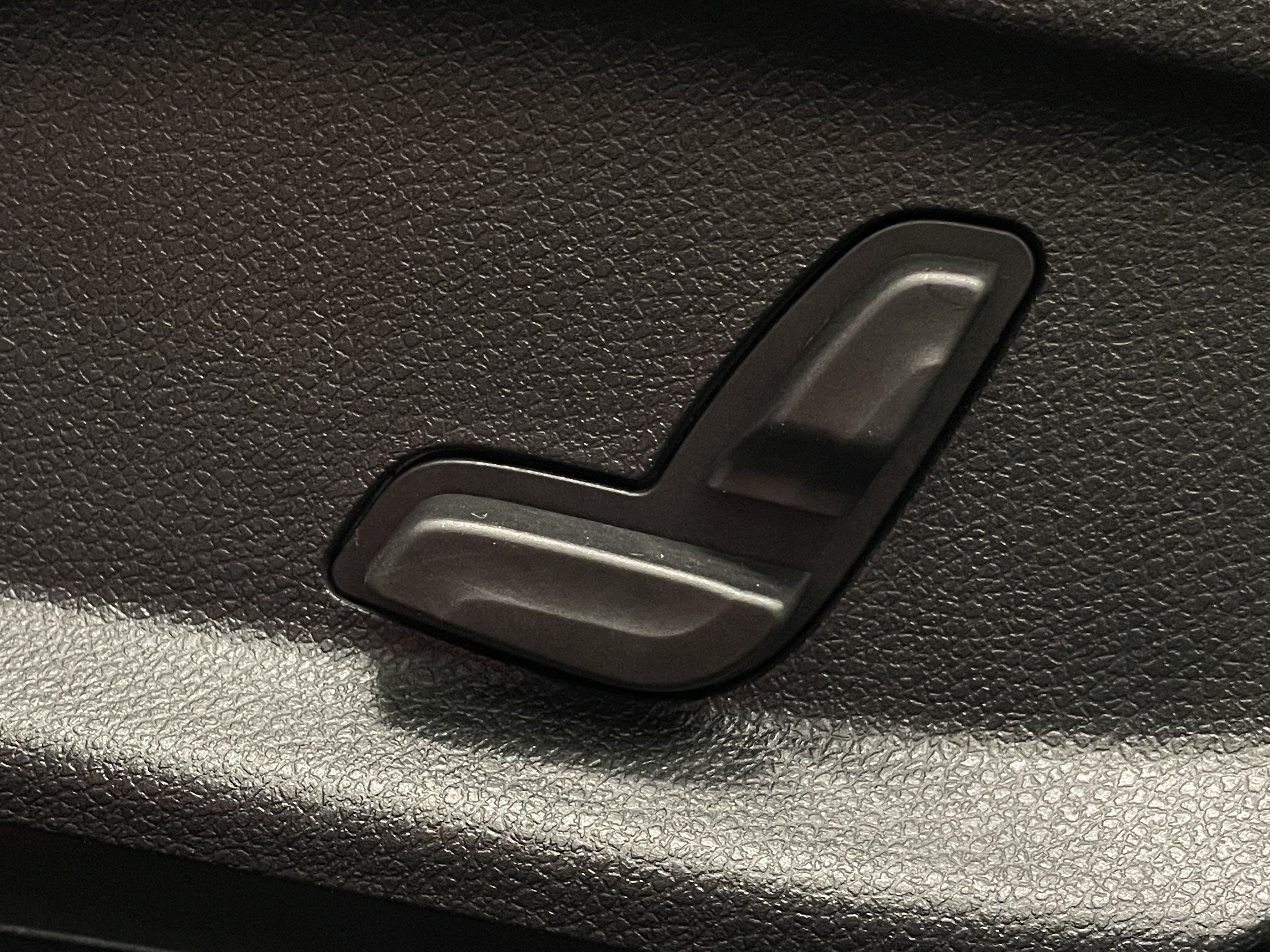 Mercedes-Benz EQC 2020