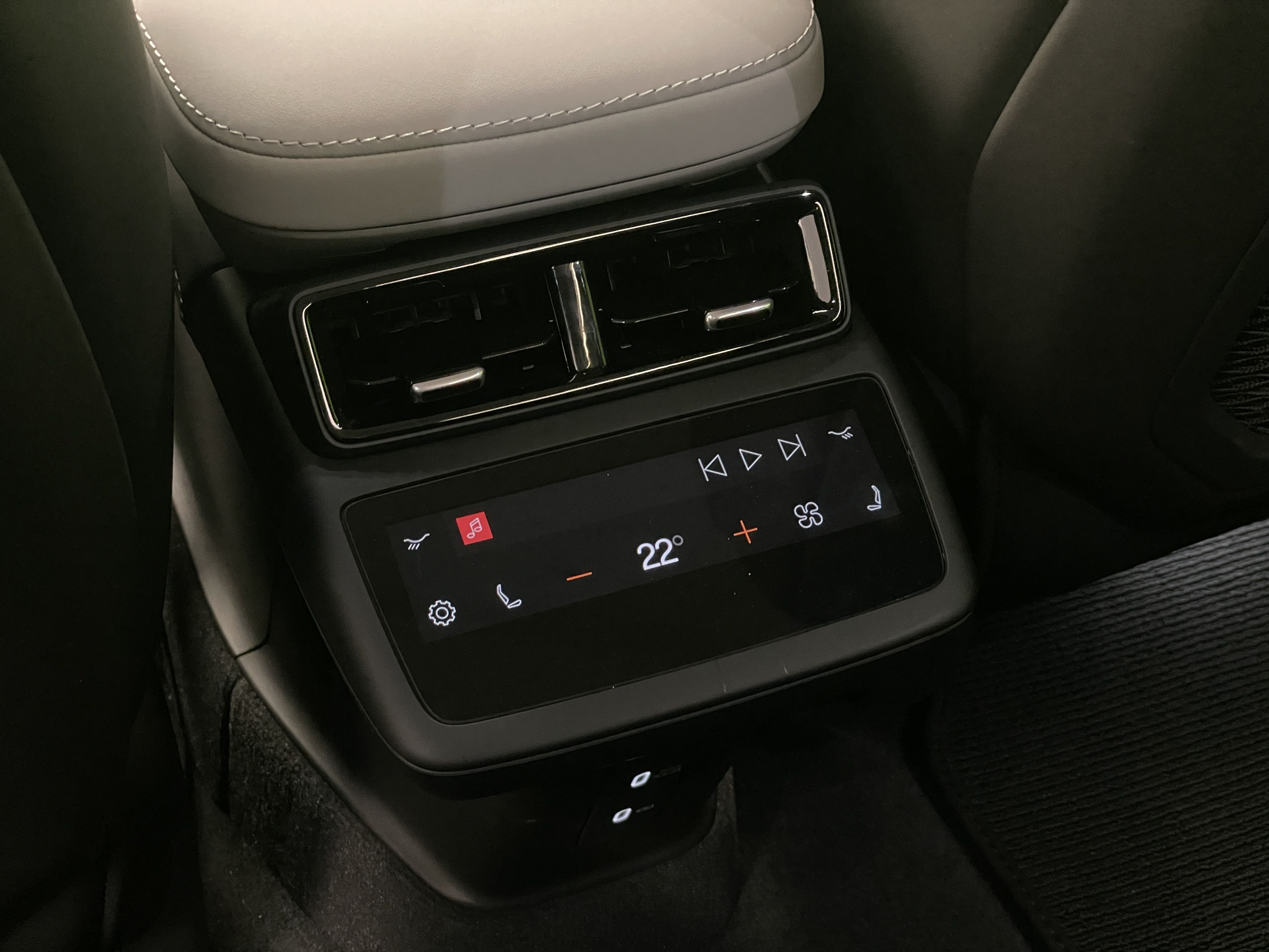 Polestar 4 2025