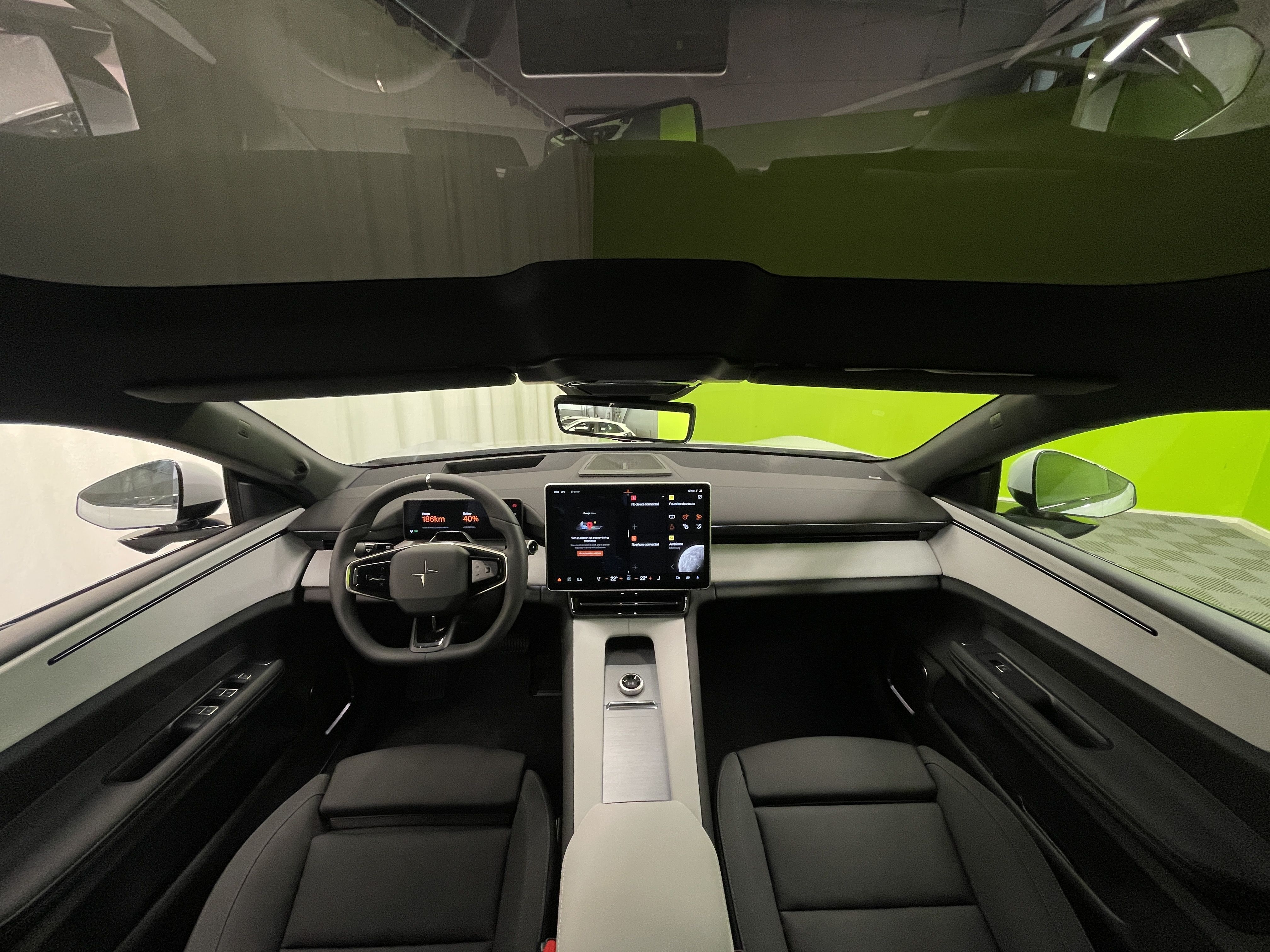 Polestar 4 2025