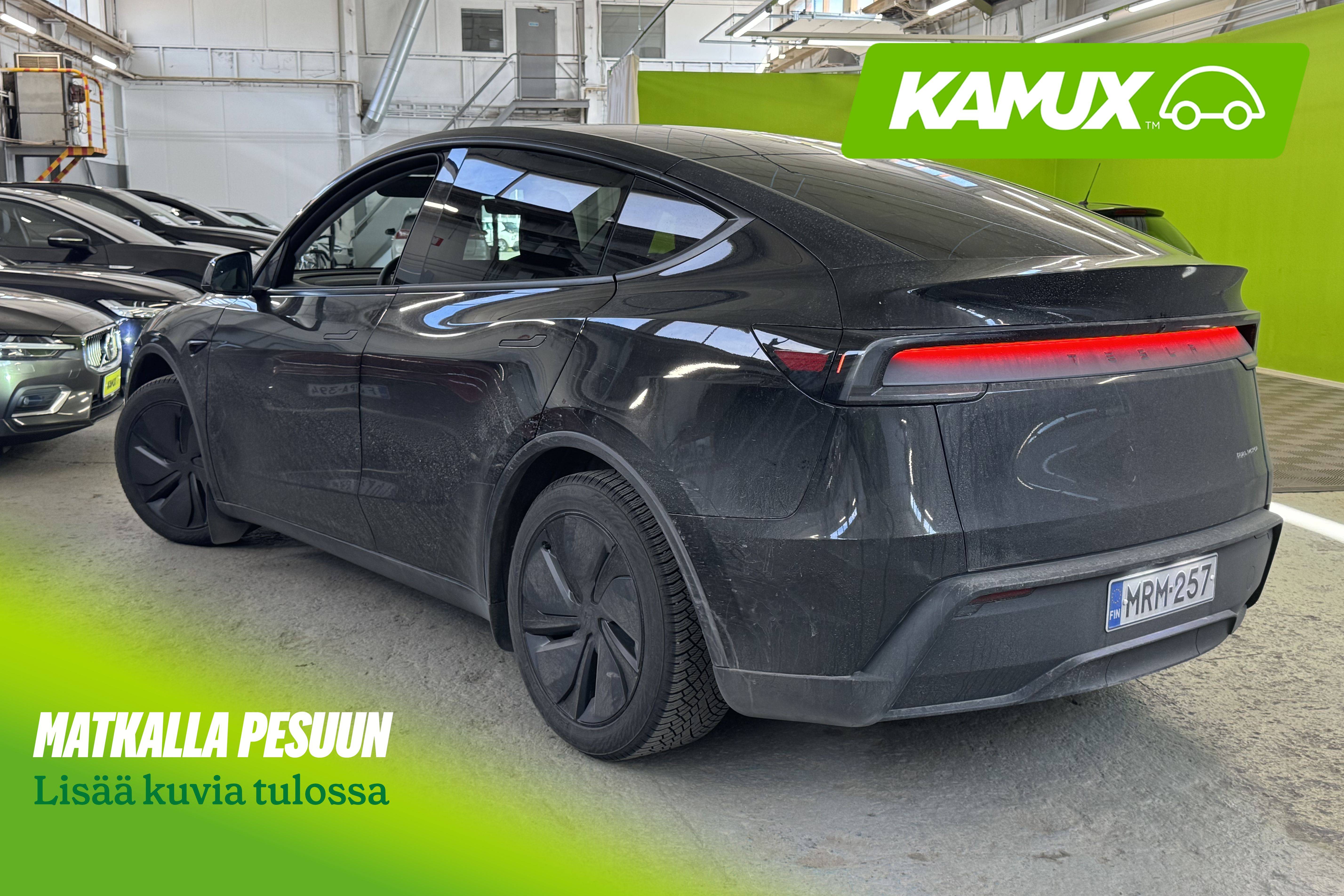 Tesla Model Y 2025