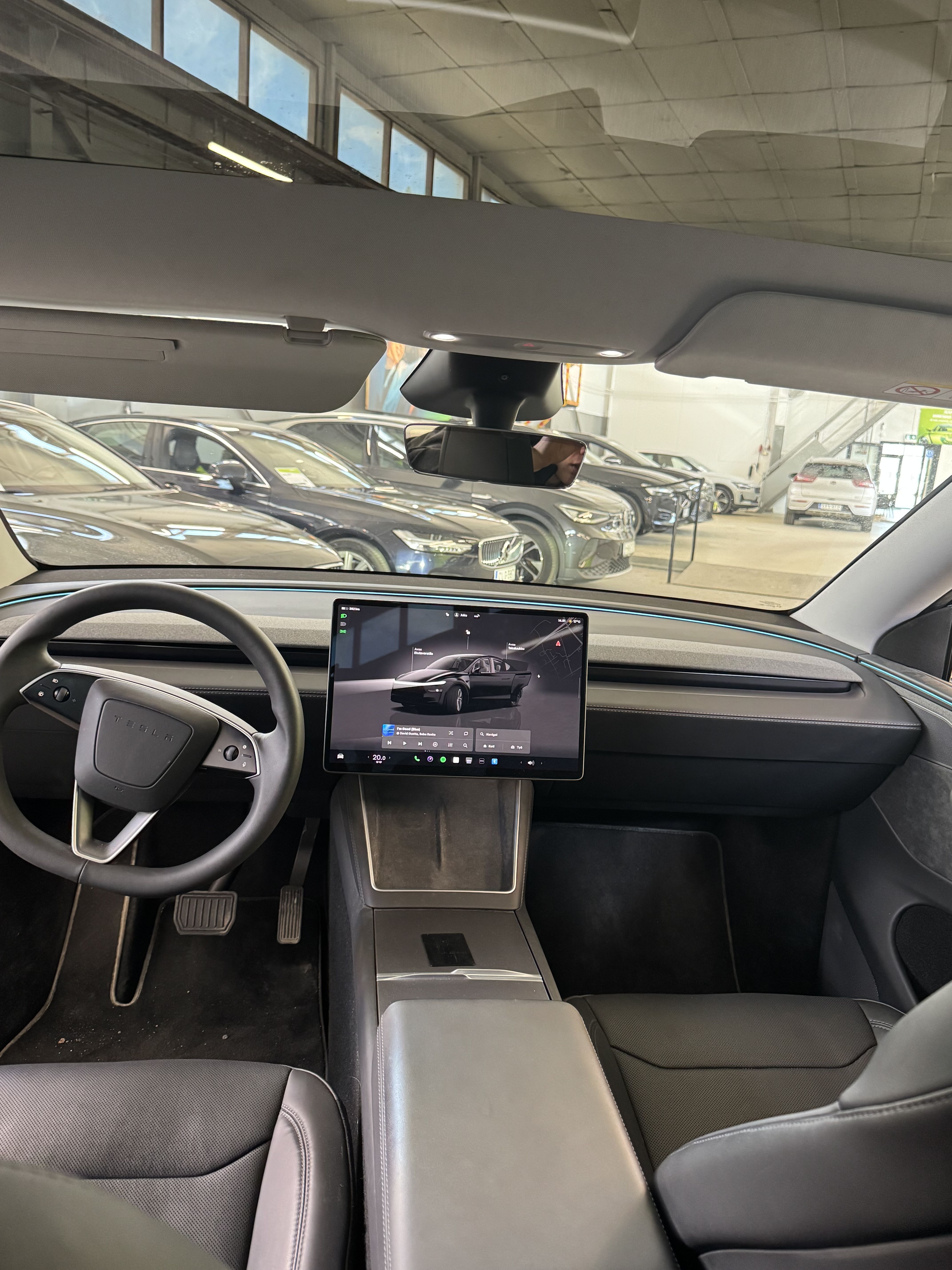 Tesla Model Y 2025