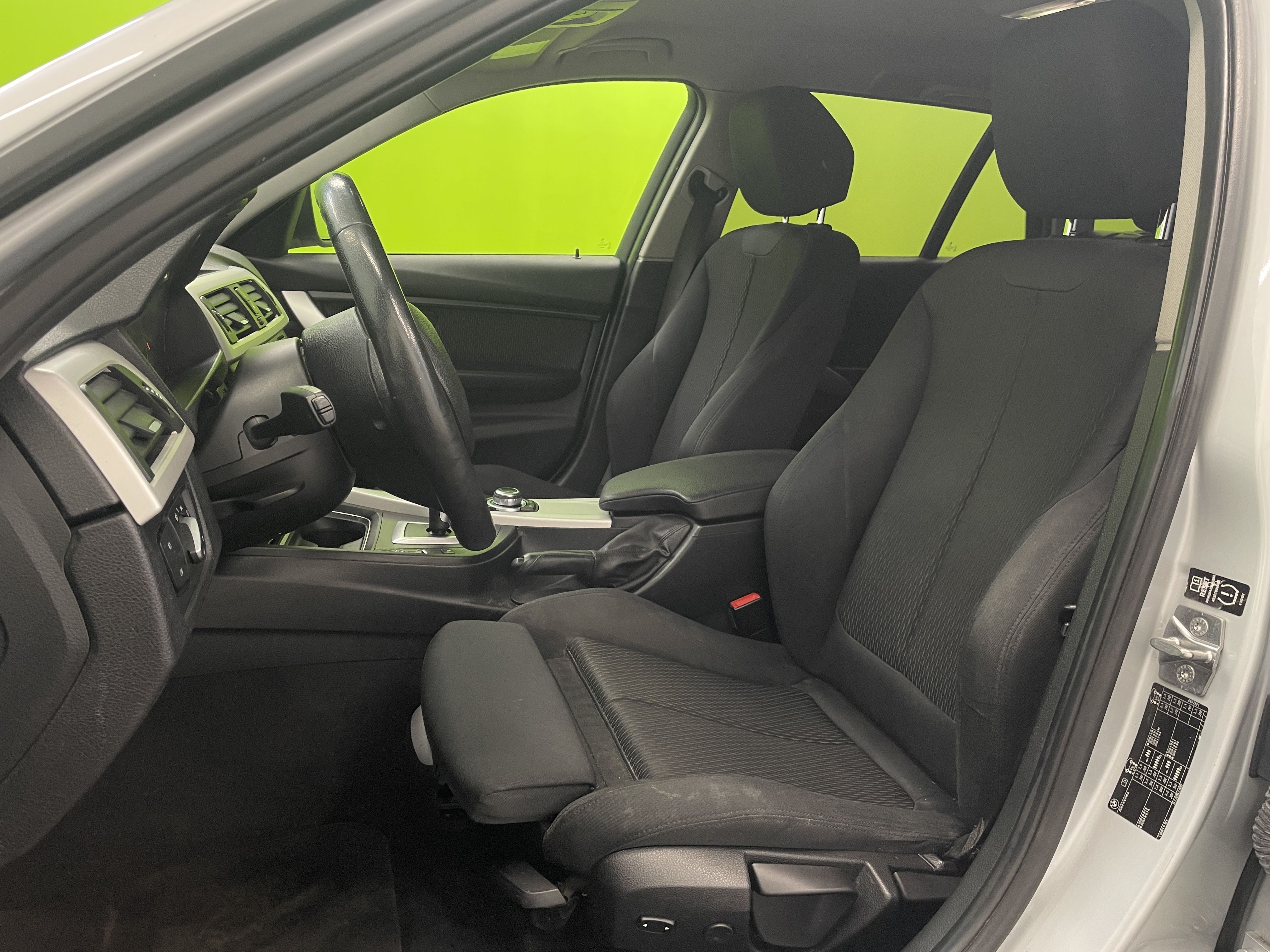 BMW 330 2013
