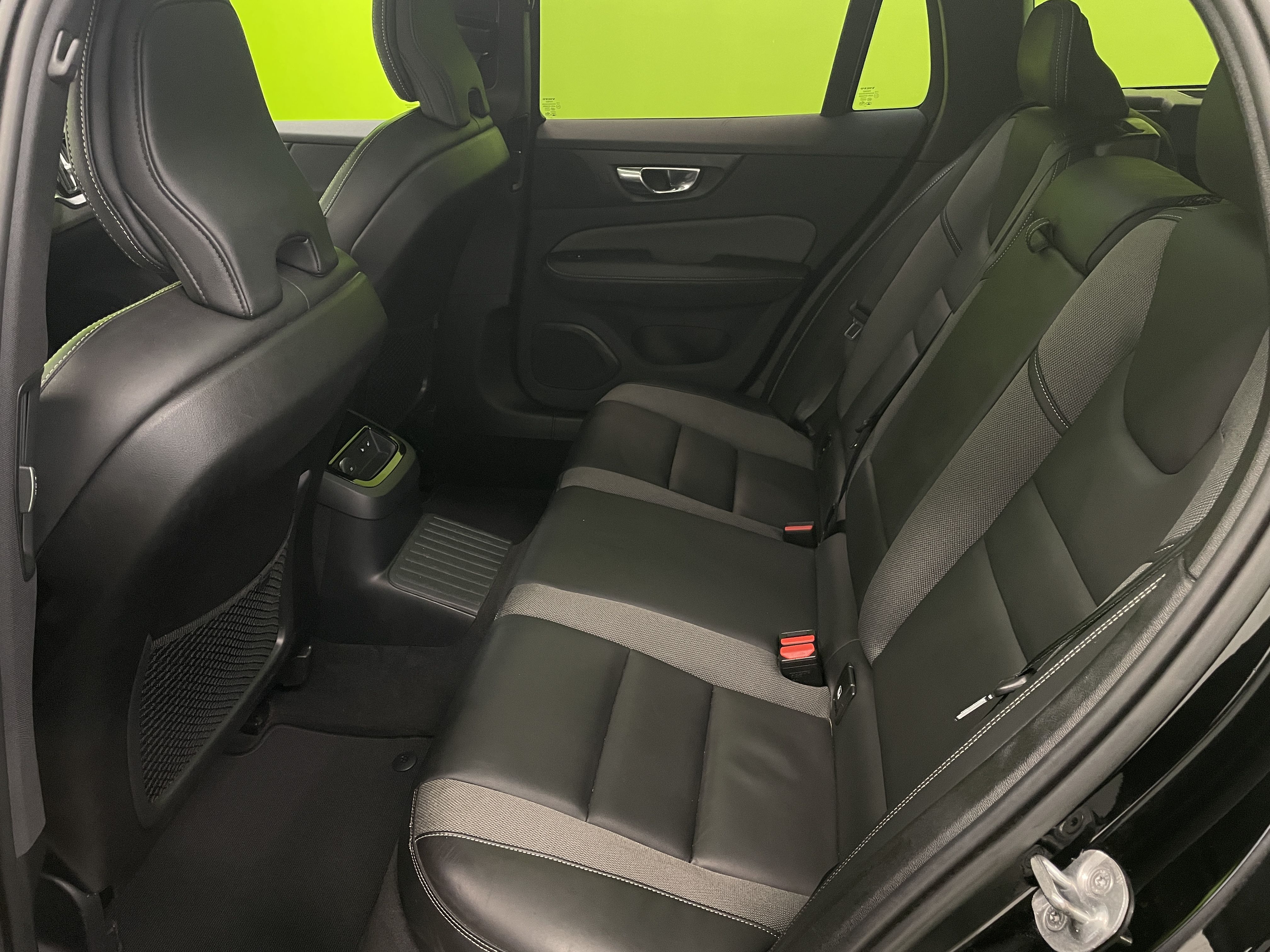 Volvo V60 2023